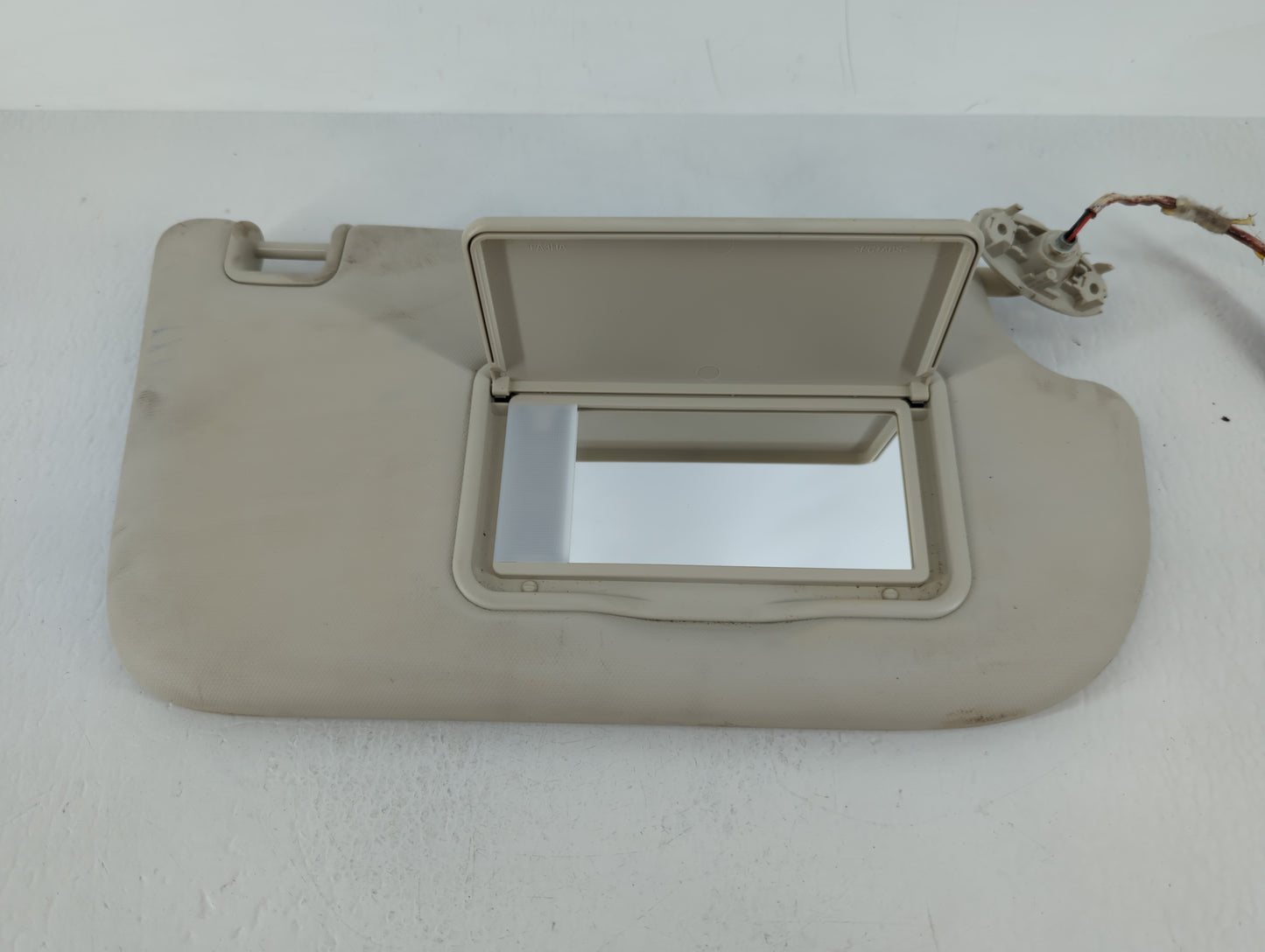 2013-2018 Ford Focus Sun Visor Shade Replacement Driver Left Mirror Fits Fits 2013 2014 2015 2016 2017 2018 OEM Used Auto Pa