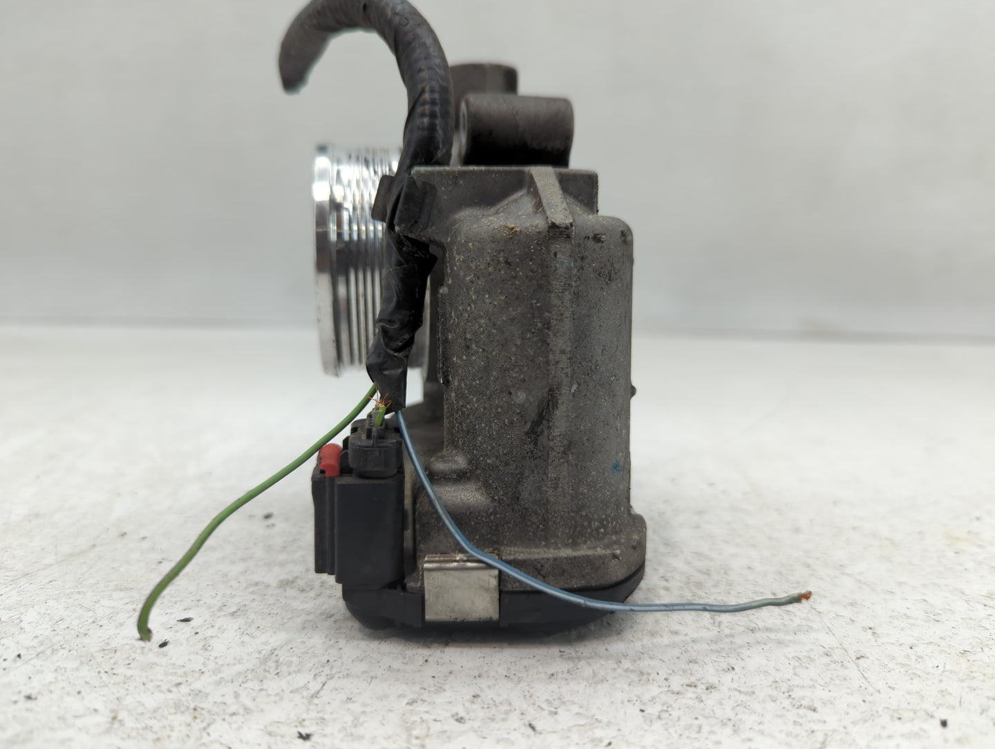 2014-2018 Ford Focus Throttle Body P/N:DS7E -9F991-BB Fits Fits 2014 2015 2016 2017 2018 2019 2020 2021 2022 OEM Used Auto P