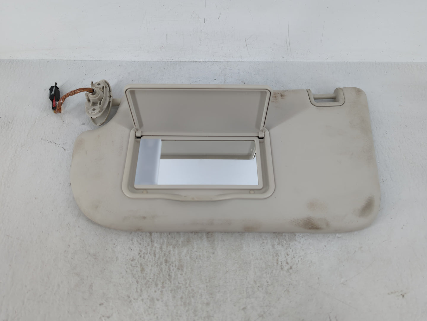 2013-2018 Ford Focus Sun Visor Shade Replacement Driver Left Mirror Fits Fits 2013 2014 2015 2016 2017 2018 OEM Used Auto Pa