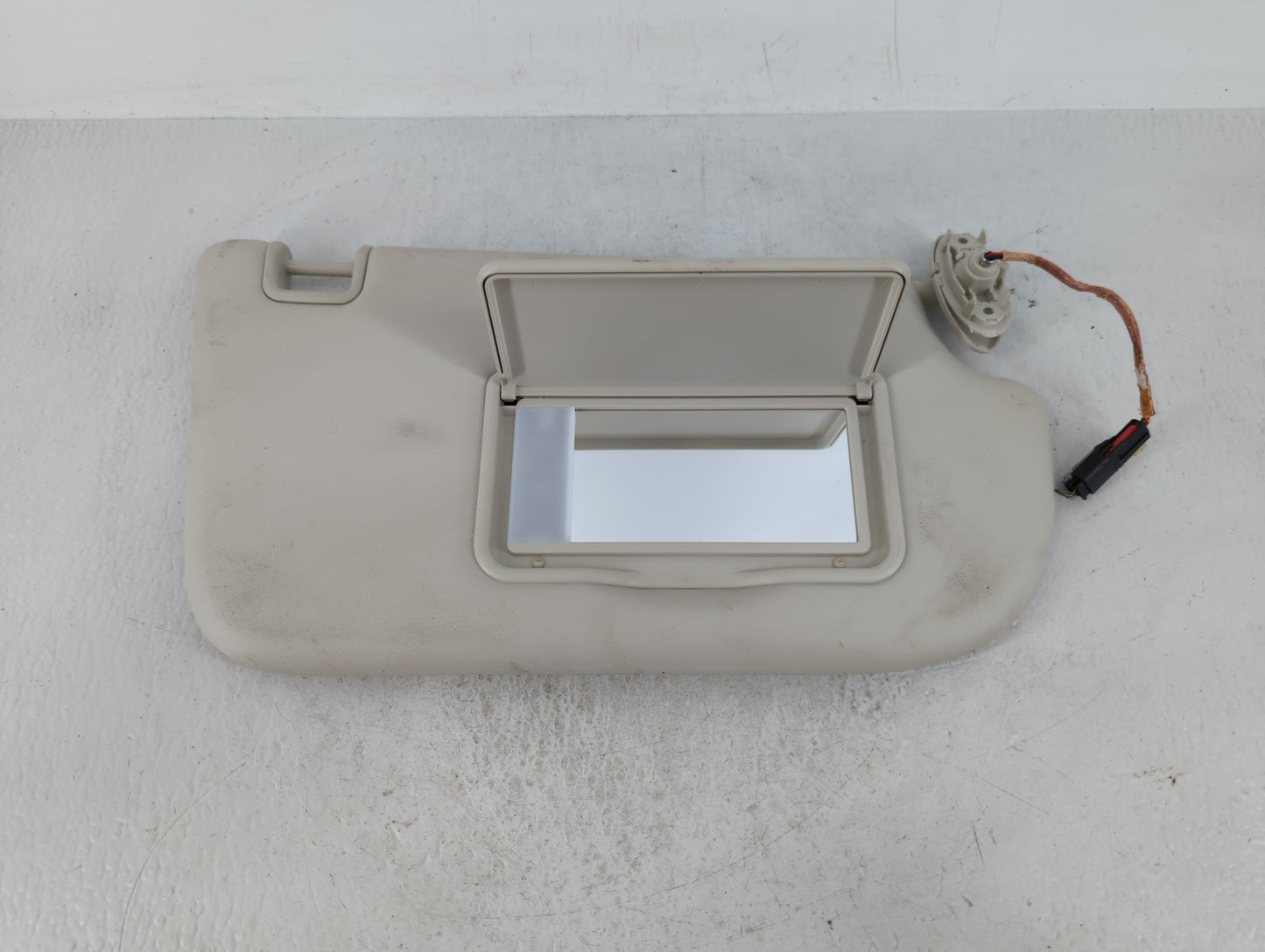 2013-2018 Ford Focus Sun Visor Shade Replacement Passenger Right Mirror Fits Fits 2013 2014 2015 2016 2017 2018 OEM Used Aut