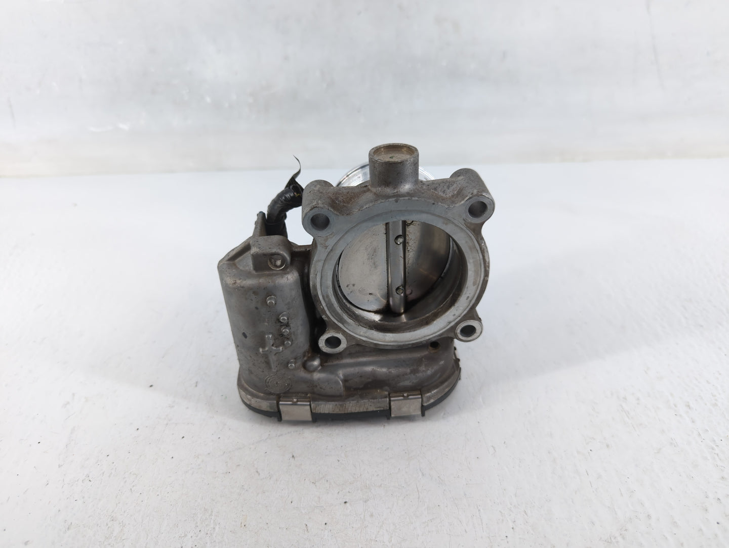 2014-2018 Ford Focus Throttle Body P/N:DS7E-9F991-BB Fits Fits 2014 2015 2016 2017 2018 2019 2020 2021 2022 OEM Used Auto Pa