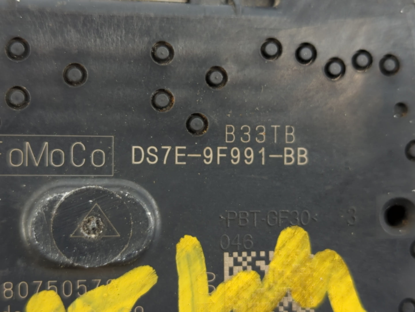 2014-2018 Ford Focus Throttle Body P/N:DS7E-9F991-BB Fits Fits 2014 2015 2016 2017 2018 2019 2020 2021 2022 OEM Used Auto Pa