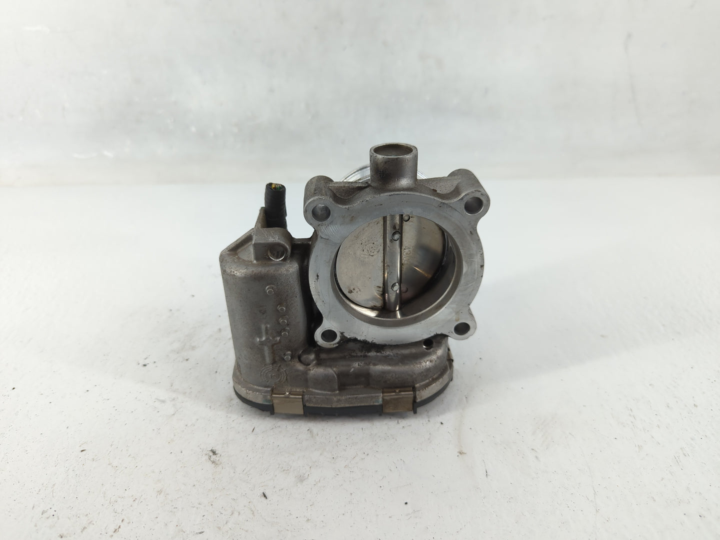 2015-2018 Ford Focus Throttle Body P/N:DS7E-9F991-BB Fits Fits 2014 2015 2016 2017 2018 OEM Used Auto Parts - Oemusedautopar
