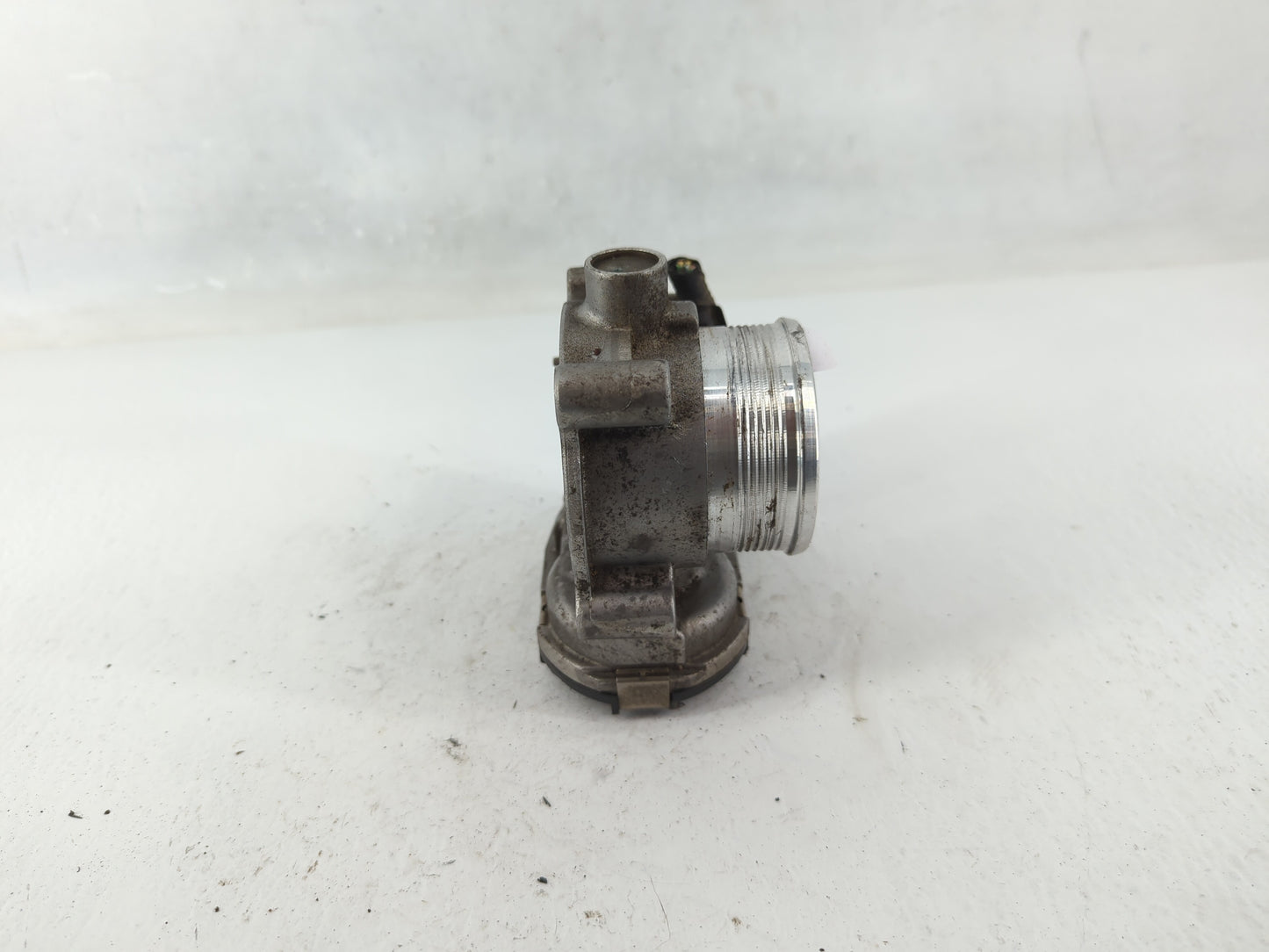 2015-2018 Ford Focus Throttle Body P/N:DS7E-9F991-BB Fits Fits 2014 2015 2016 2017 2018 OEM Used Auto Parts - Oemusedautopar