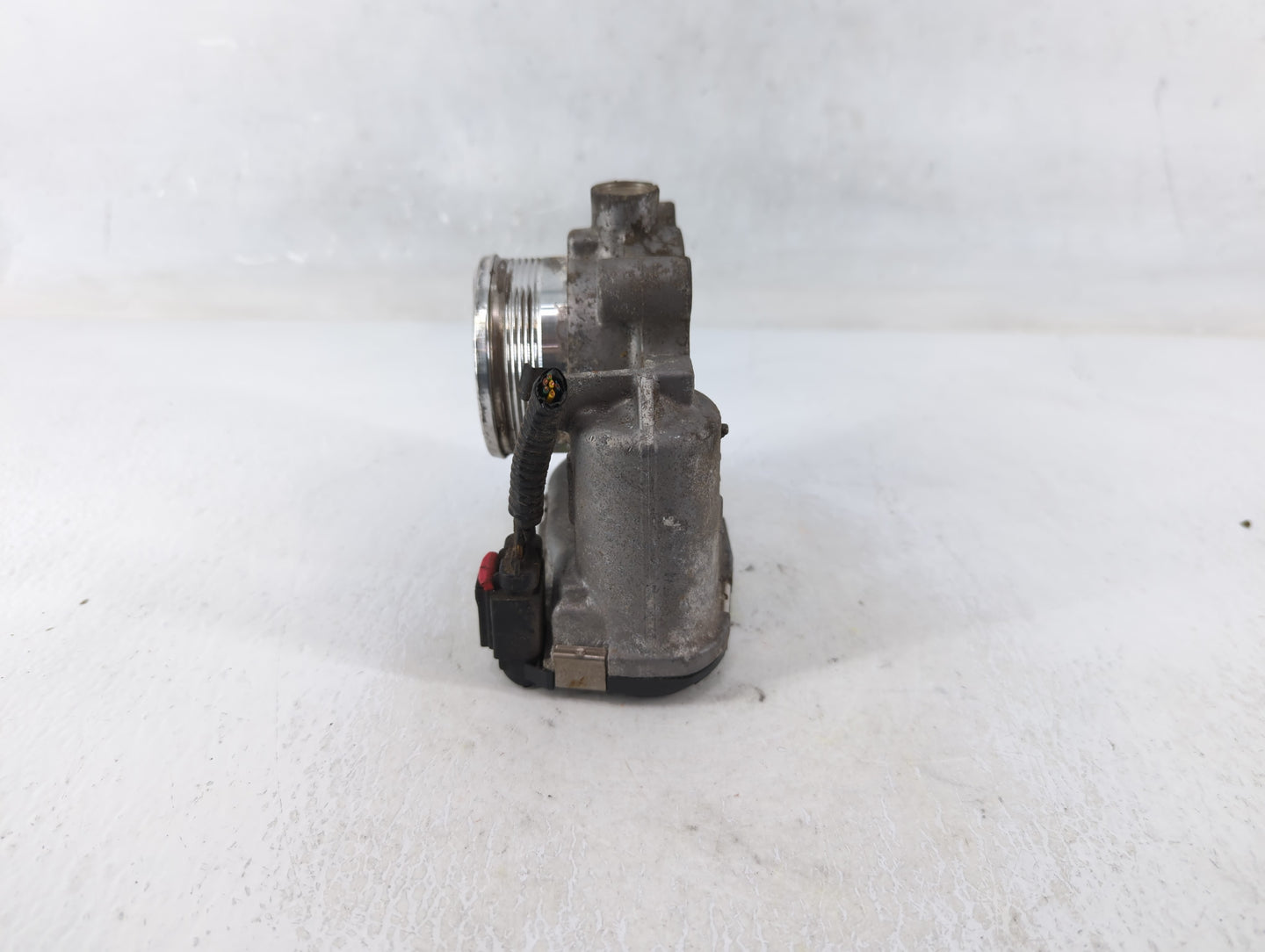 2014-2018 Ford Focus Throttle Body P/N:DS7E-9F991-BB Fits Fits 2014 2015 2016 2017 2018 2019 2020 2021 2022 OEM Used Auto Pa