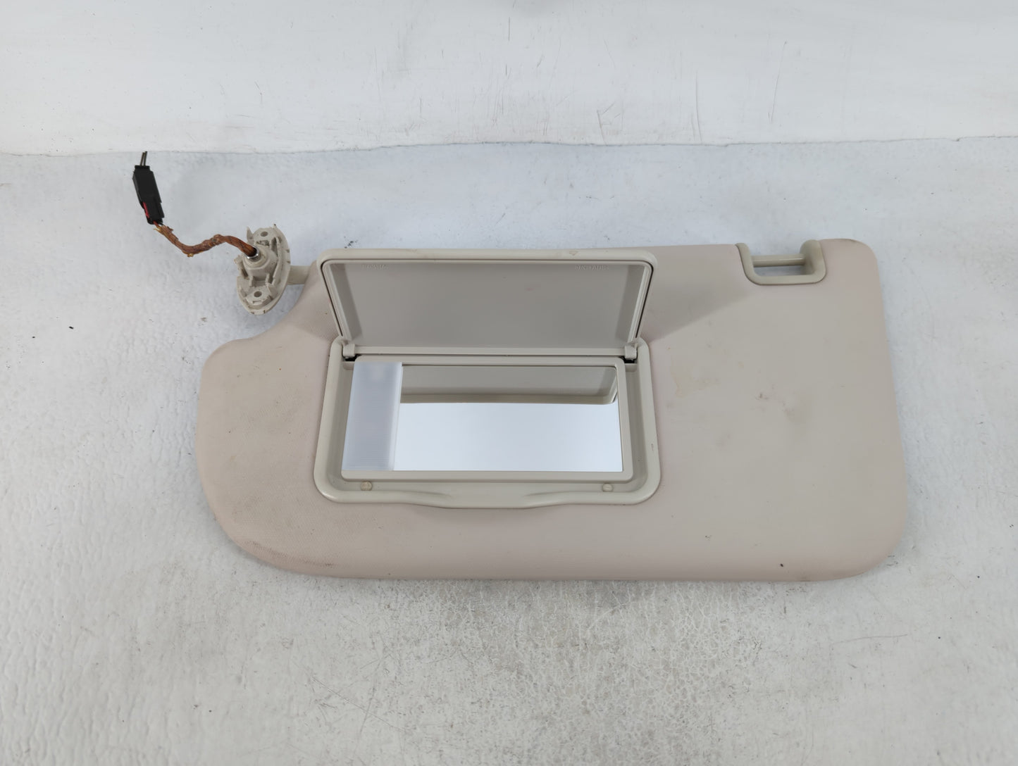 2013-2018 Ford Focus Sun Visor Shade Replacement Driver Left Mirror Fits Fits 2013 2014 2015 2016 2017 2018 OEM Used Auto Pa