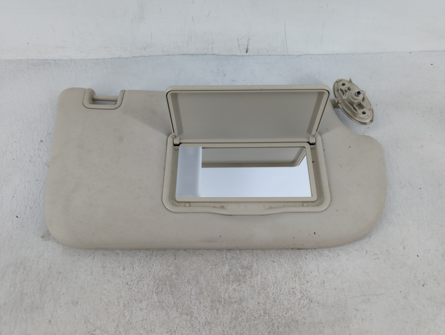 2013-2018 Ford Focus Sun Visor Shade Replacement Passenger Right Mirror Fits Fits 2013 2014 2015 2016 2017 2018 OEM Used Aut