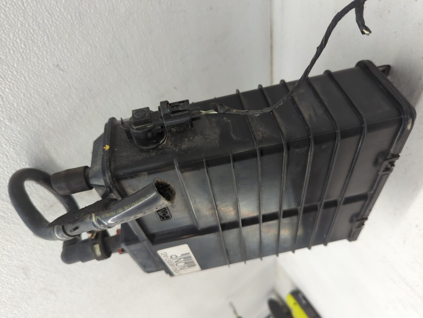 2016 Ford Focus Fuel Vapor Charcoal Canister 662923 - Oemusedautoparts1.com