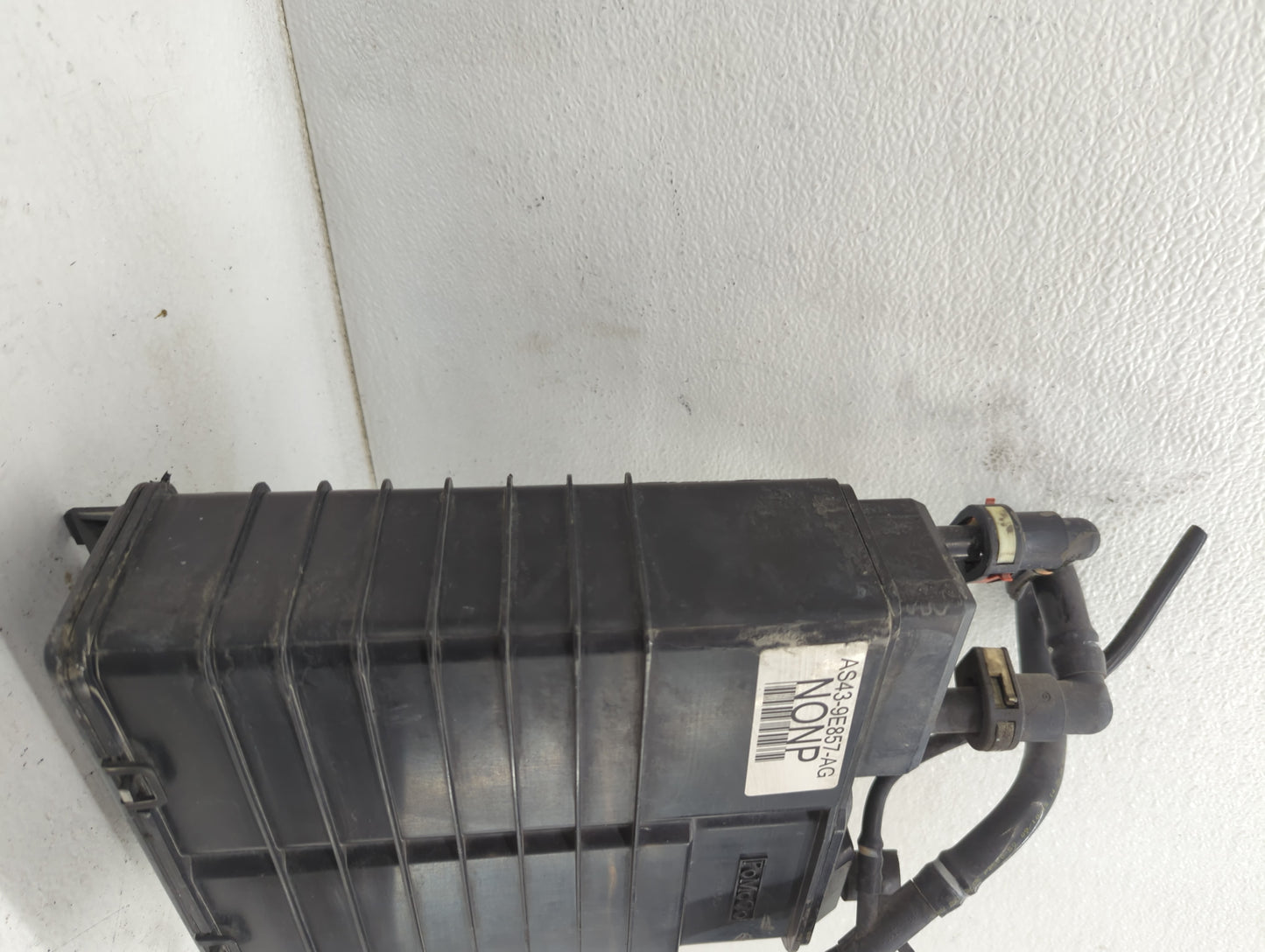 2016 Ford Focus Fuel Vapor Charcoal Canister 662923 - Oemusedautoparts1.com