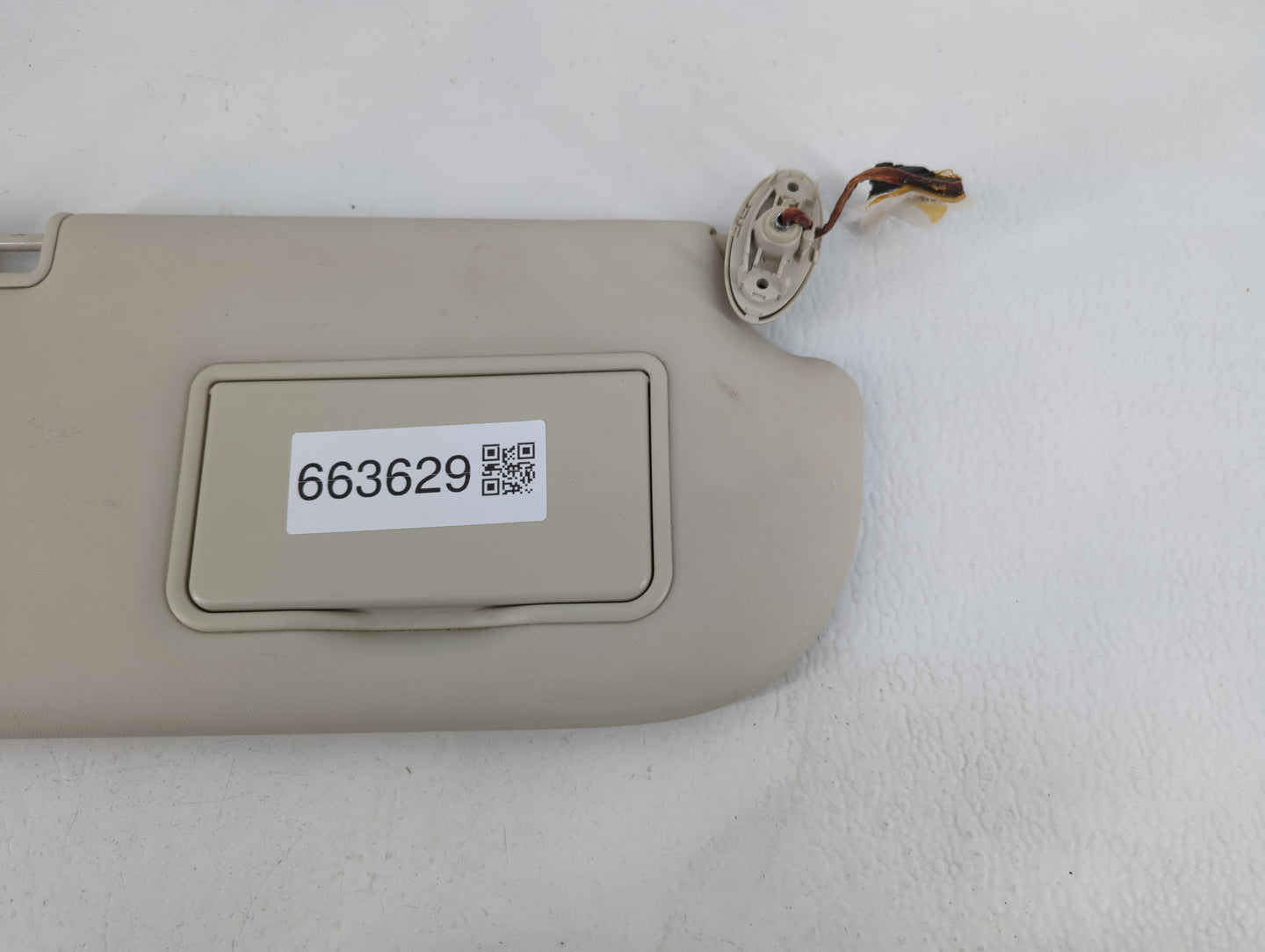 2013-2018 Ford Focus Sun Visor Shade Replacement Passenger Right Mirror Fits Fits 2013 2014 2015 2016 2017 2018 OEM Used Aut