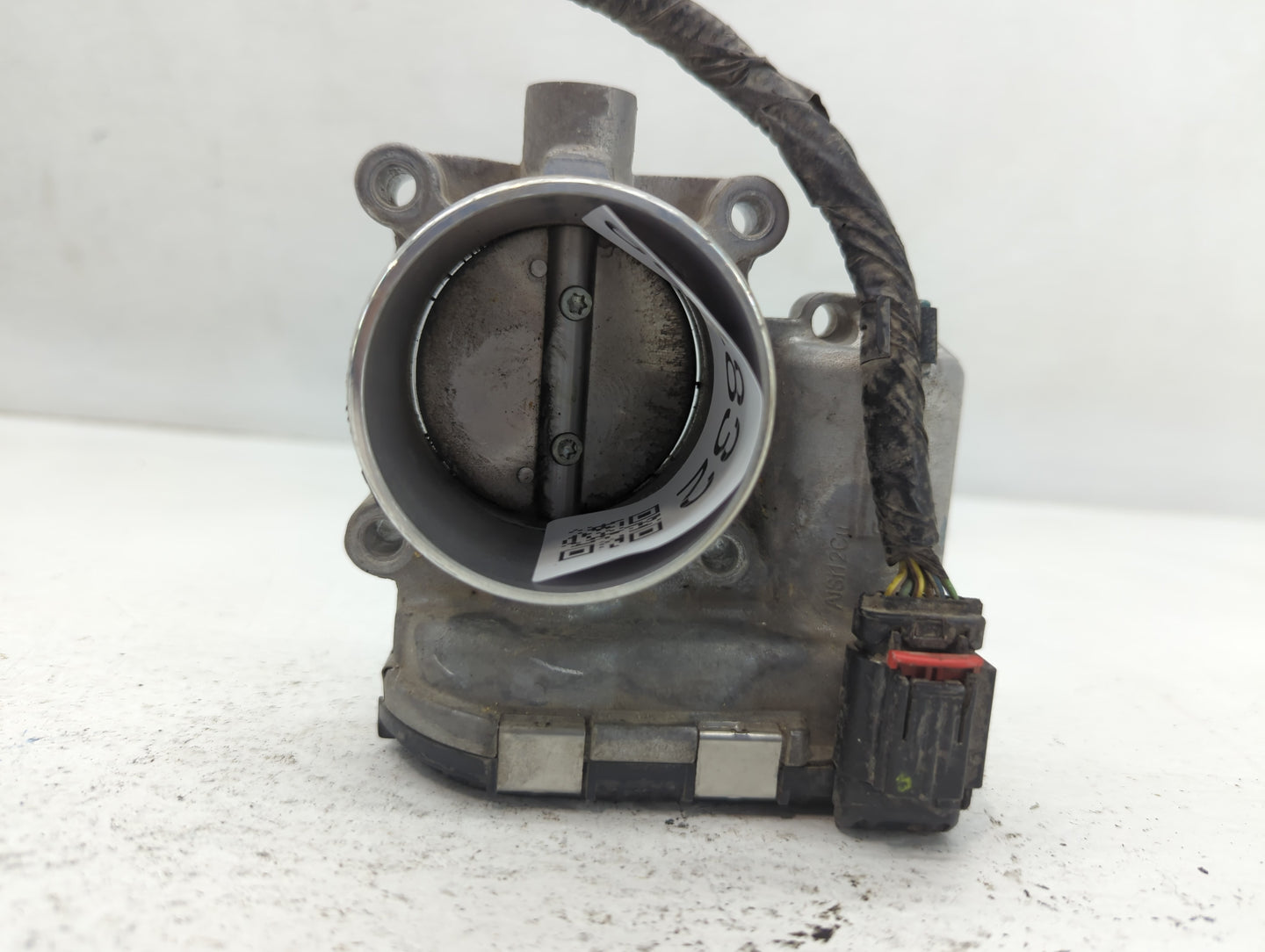 2014-2018 Ford Focus Throttle Body P/N:DS7E-9F991-BB Fits Fits 2014 2015 2016 2017 2018 2019 2020 2021 2022 OEM Used Auto Pa
