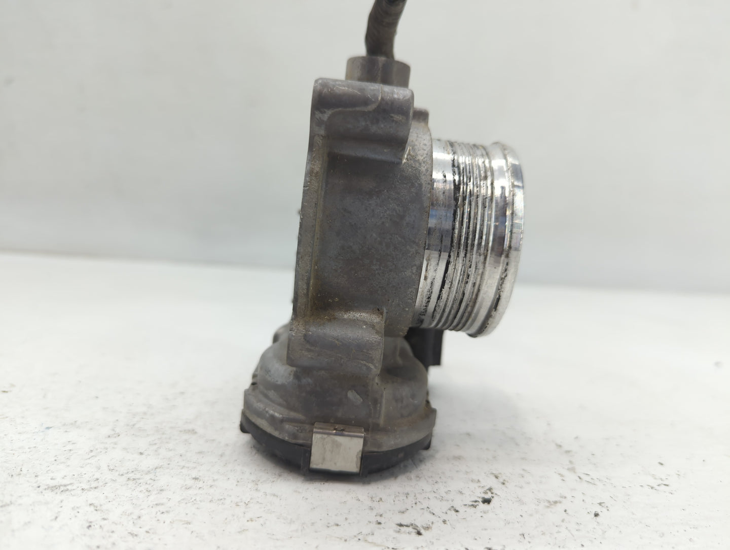 2014-2018 Ford Focus Throttle Body P/N:DS7E-9F991-BB Fits Fits 2014 2015 2016 2017 2018 2019 2020 2021 2022 OEM Used Auto Pa