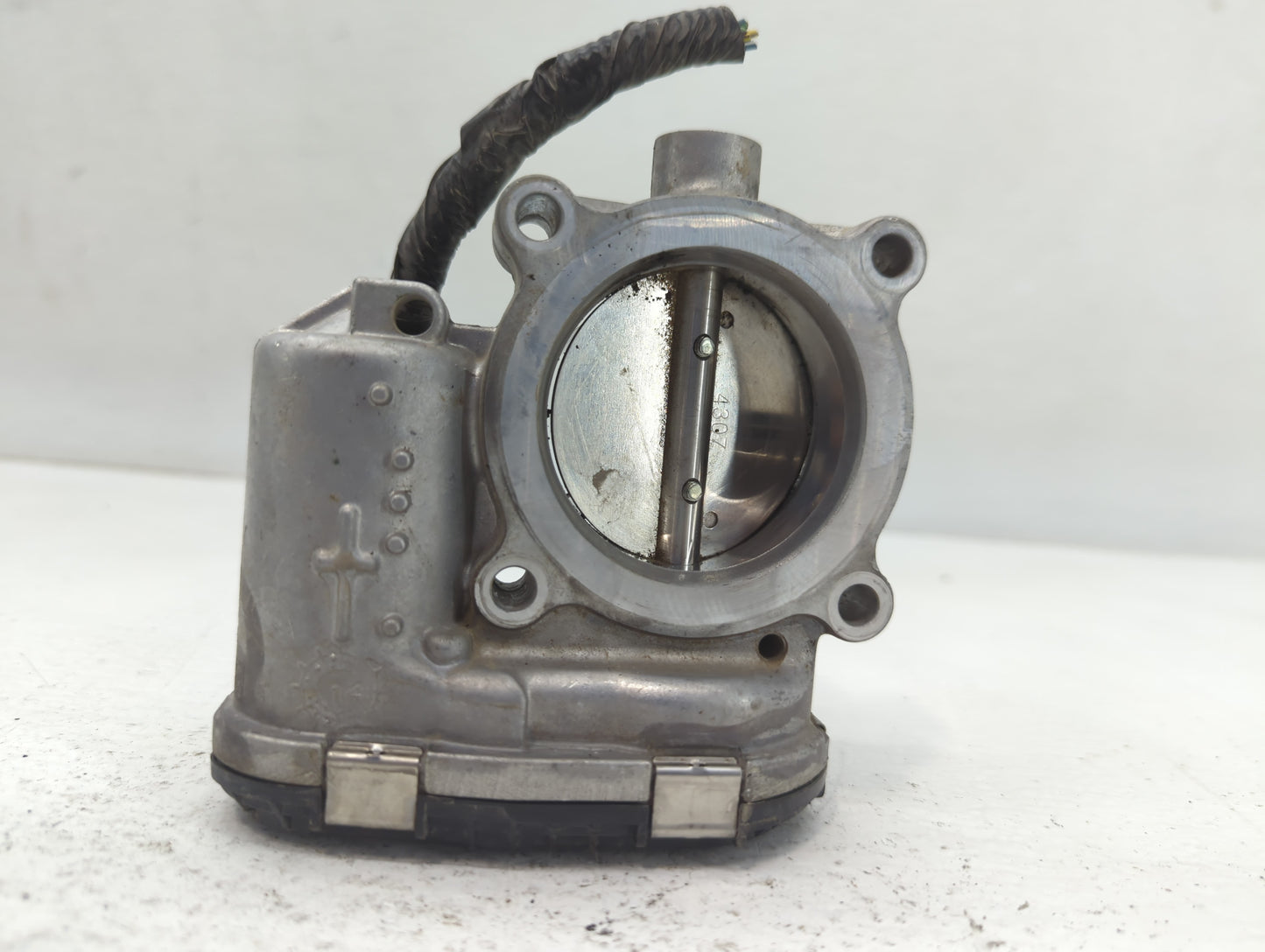 2014-2018 Ford Focus Throttle Body P/N:DS7E-9F991-BB Fits Fits 2014 2015 2016 2017 2018 2019 2020 2021 2022 OEM Used Auto Pa