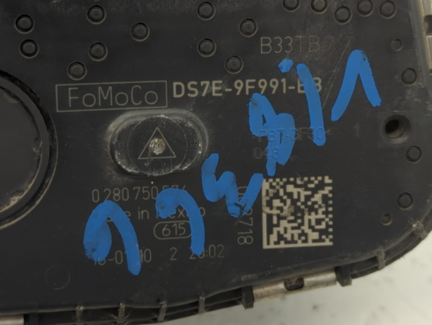 2014-2018 Ford Focus Throttle Body P/N:DS7E-9F991-BB Fits Fits 2014 2015 2016 2017 2018 2019 2020 2021 2022 OEM Used Auto Pa