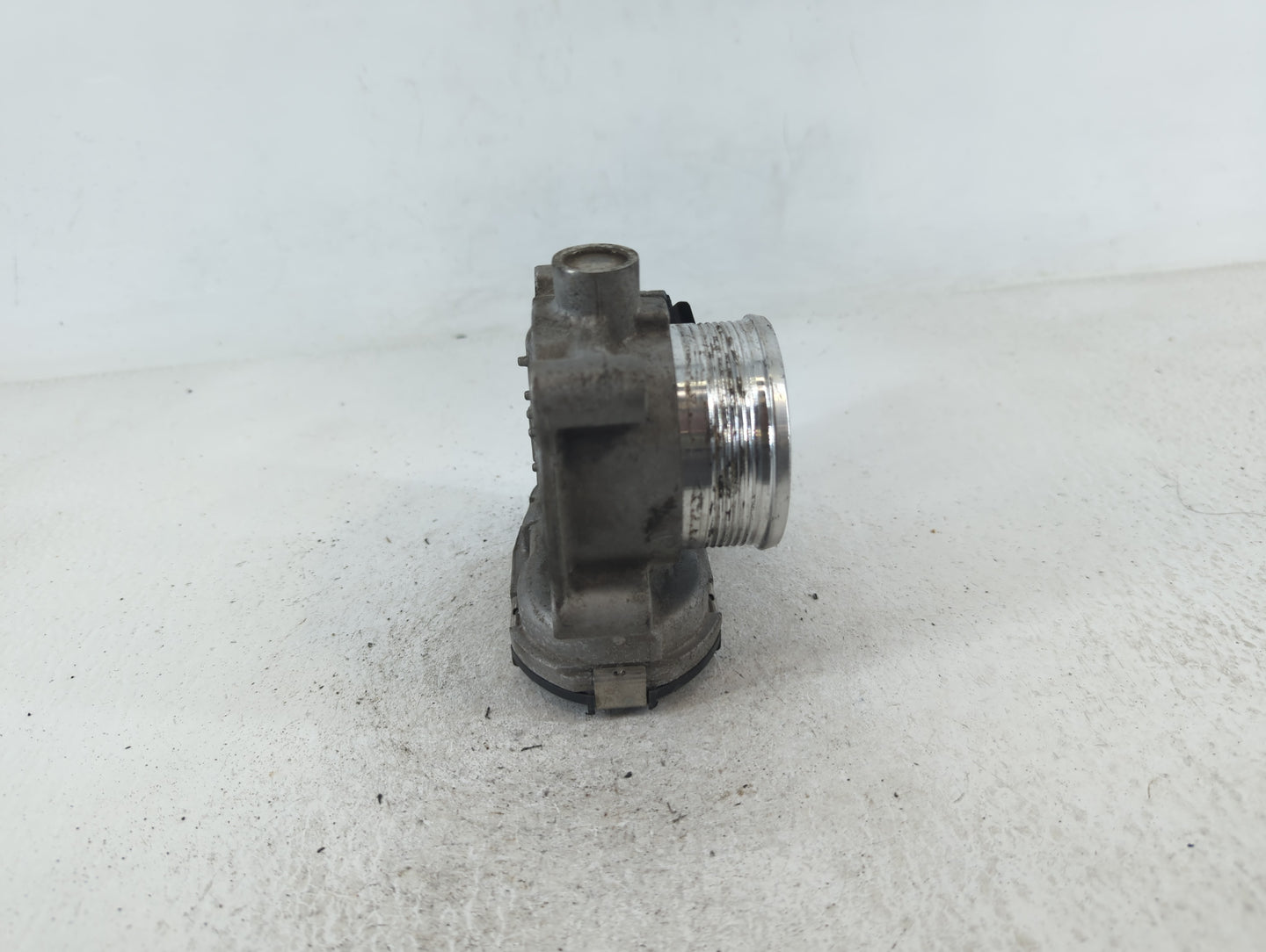 2014-2018 Ford Focus Throttle Body P/N:DS7E-9F991-BB Fits Fits 2014 2015 2016 2017 2018 2019 2020 2021 2022 OEM Used Auto Pa