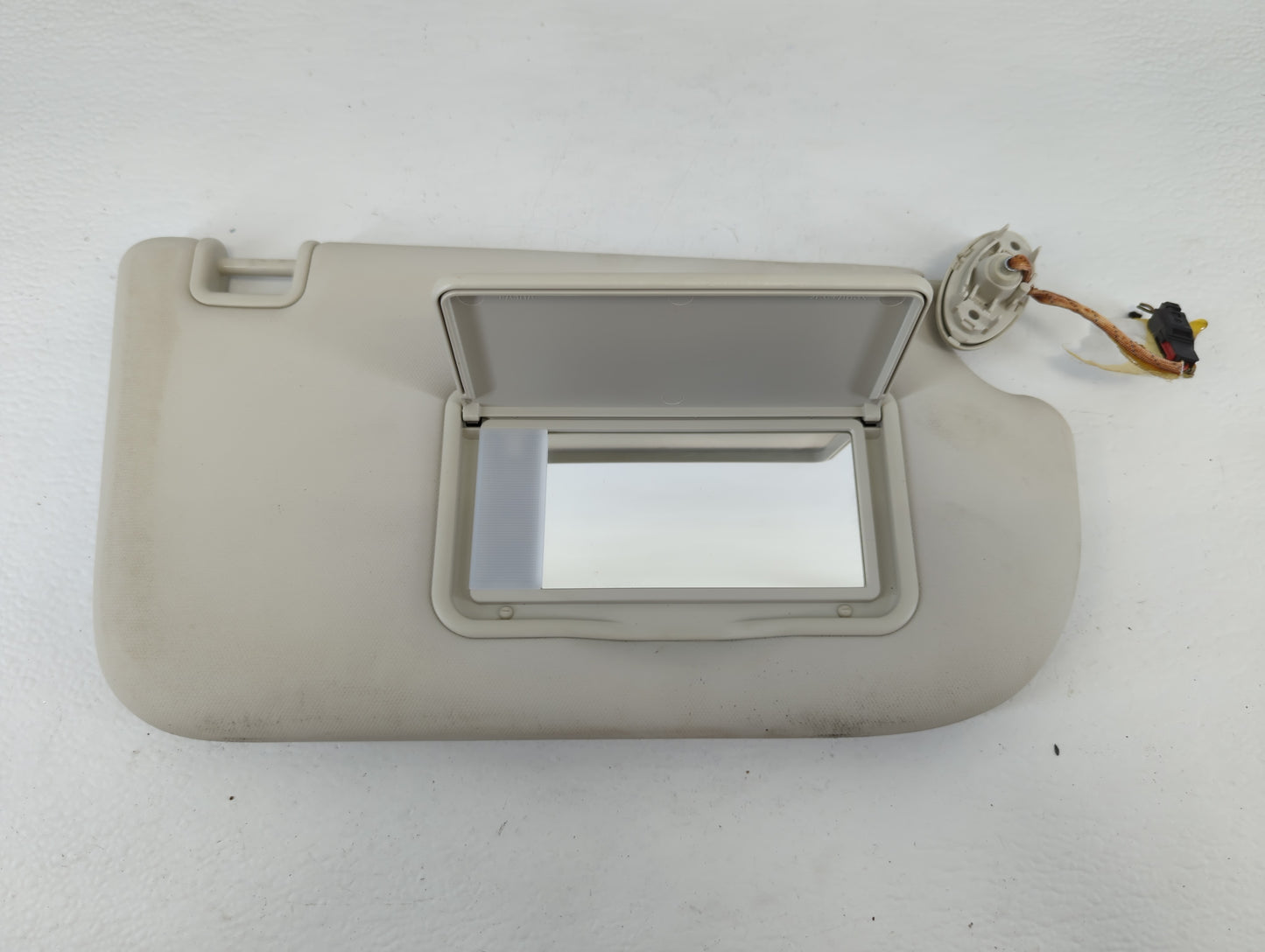 2013-2018 Ford Focus Sun Visor Shade Replacement Passenger Right Mirror Fits Fits 2013 2014 2015 2016 2017 2018 OEM Used Aut