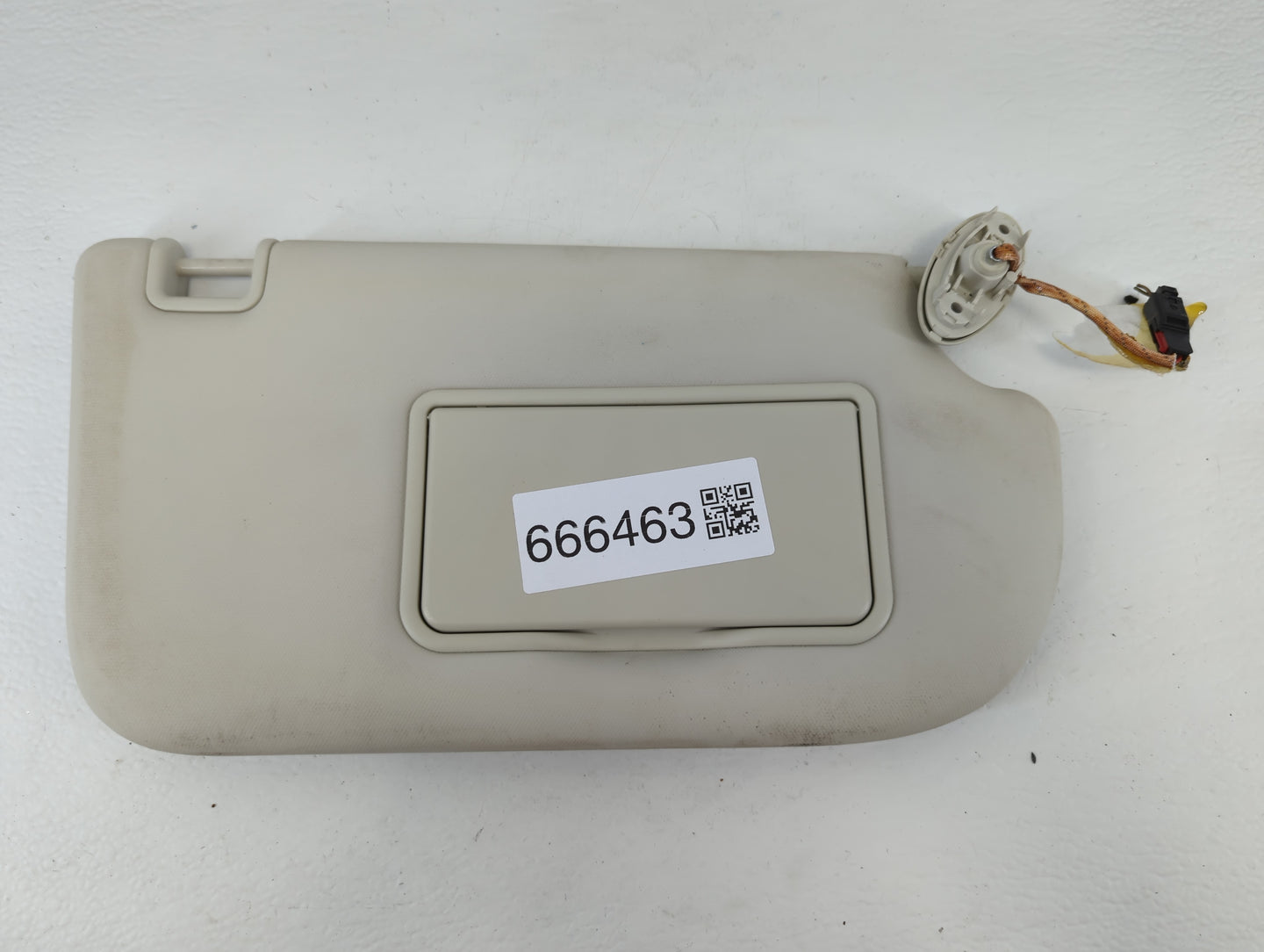 2013-2018 Ford Focus Sun Visor Shade Replacement Passenger Right Mirror Fits Fits 2013 2014 2015 2016 2017 2018 OEM Used Aut
