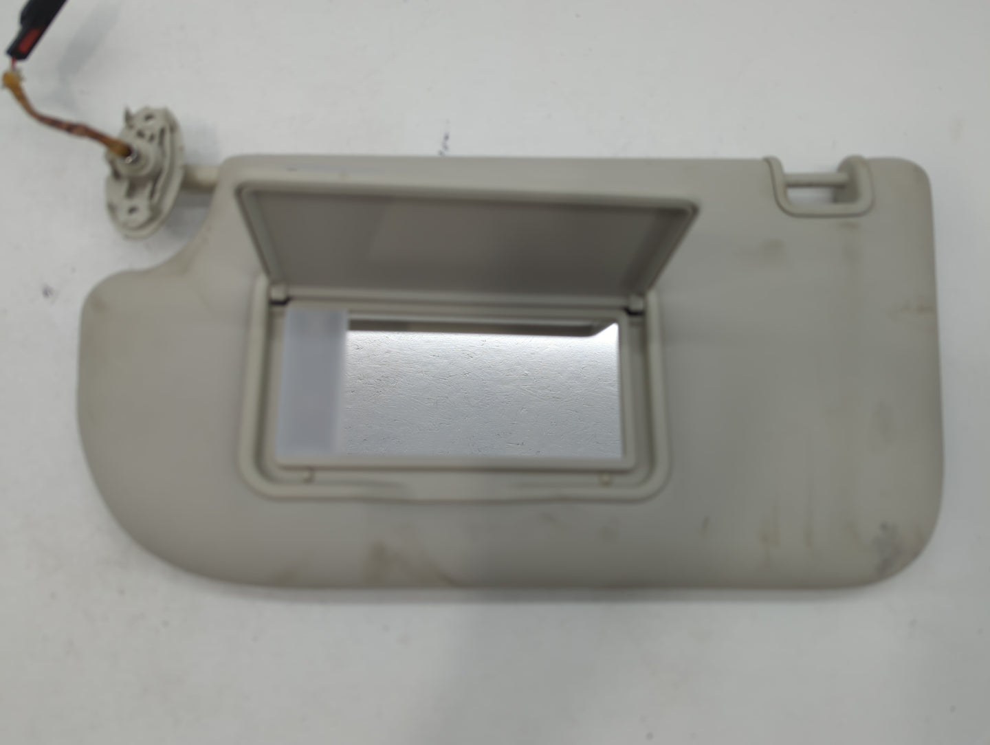 2013-2018 Ford Focus Sun Visor Shade Replacement Driver Left Mirror Fits Fits 2013 2014 2015 2016 2017 2018 OEM Used Auto Pa