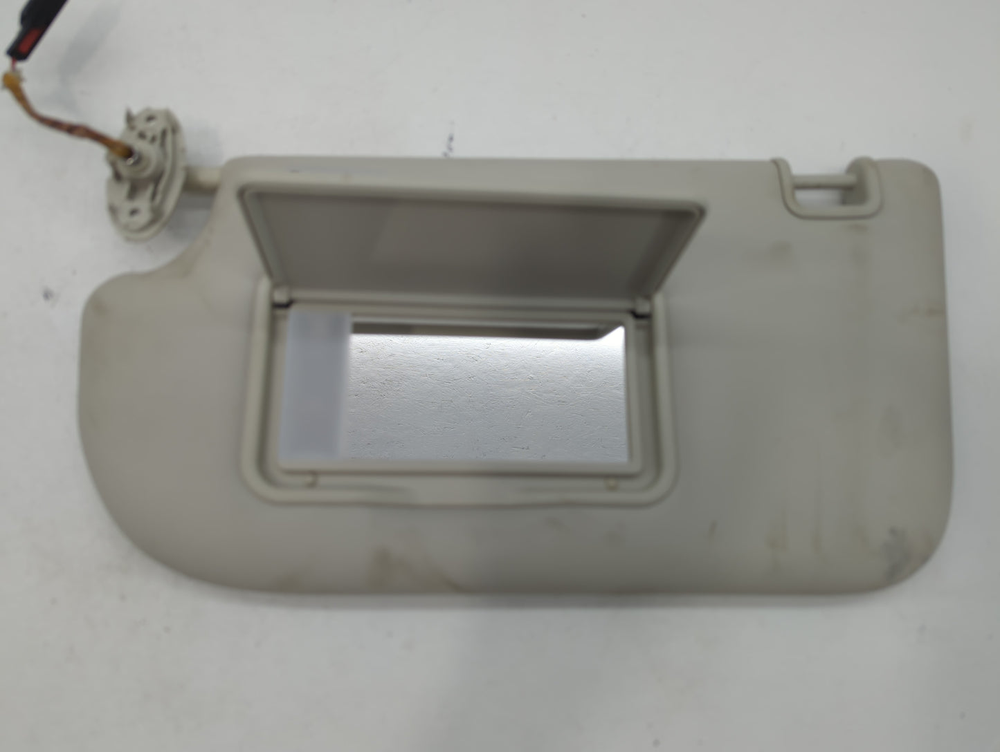 2013-2018 Ford Focus Sun Visor Shade Replacement Driver Left Mirror Fits Fits 2013 2014 2015 2016 2017 2018 OEM Used Auto Pa