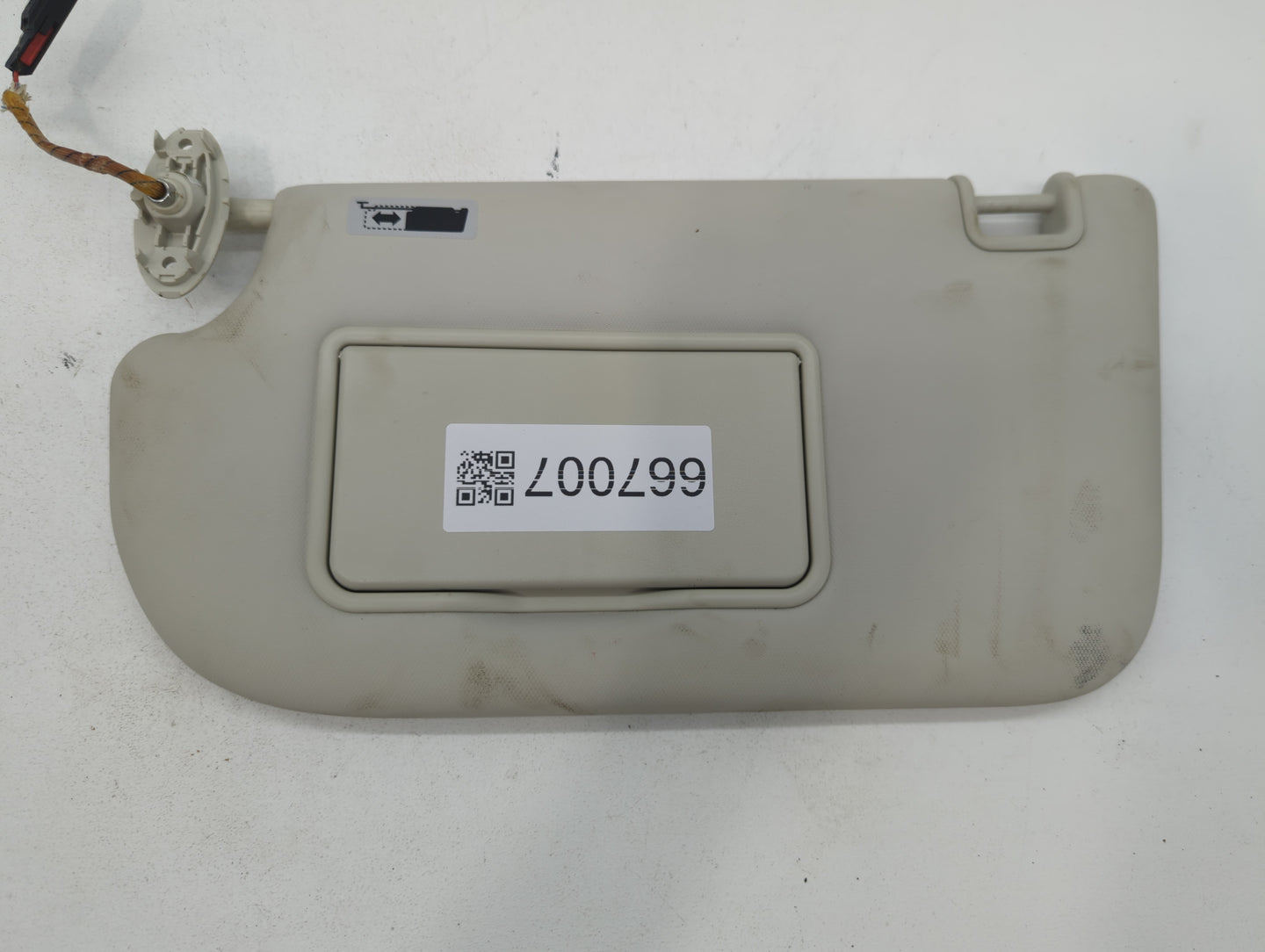 2013-2018 Ford Focus Sun Visor Shade Replacement Driver Left Mirror Fits Fits 2013 2014 2015 2016 2017 2018 OEM Used Auto Pa