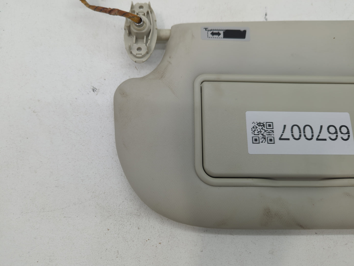 2013-2018 Ford Focus Sun Visor Shade Replacement Driver Left Mirror Fits Fits 2013 2014 2015 2016 2017 2018 OEM Used Auto Pa