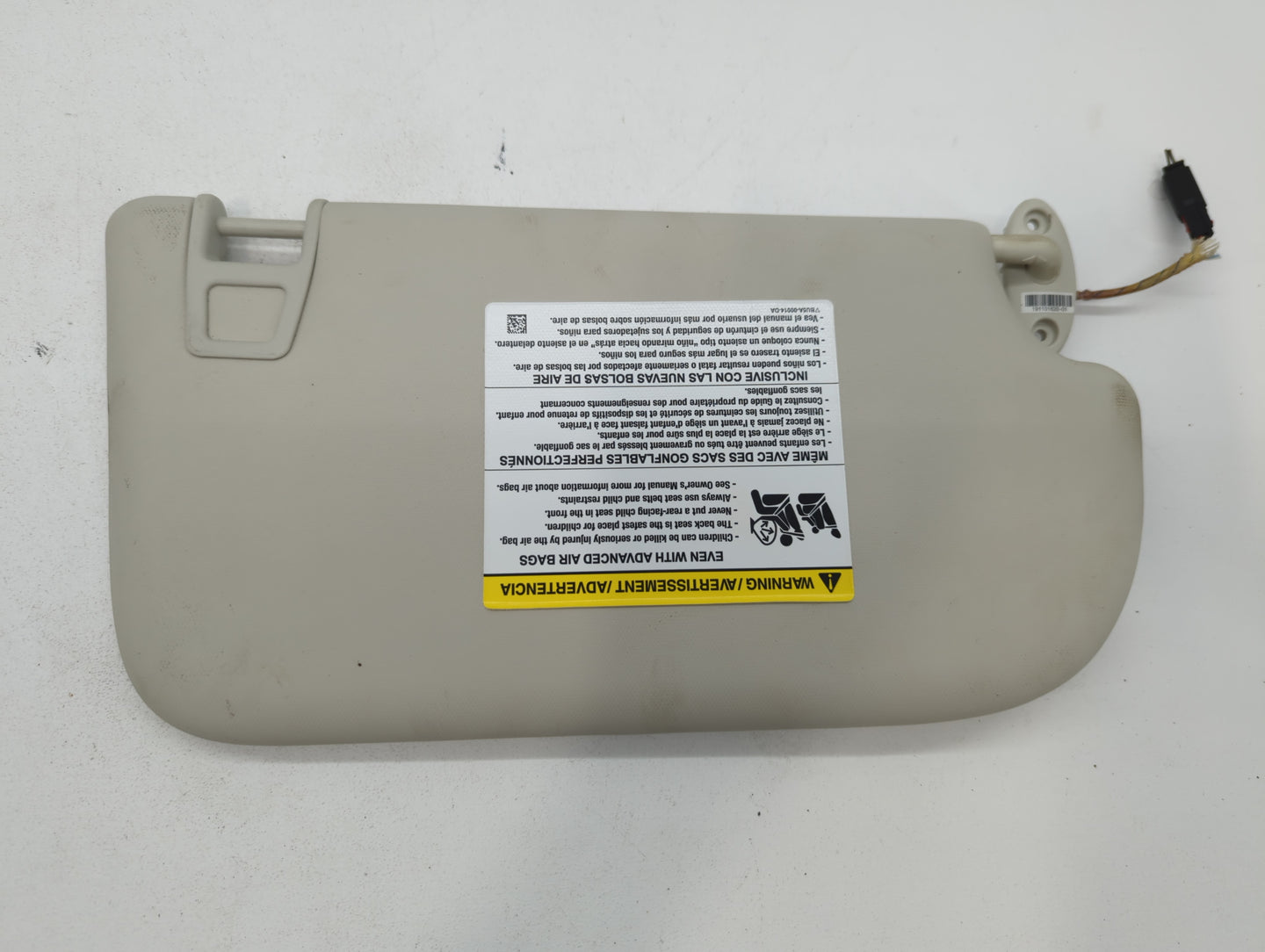 2013-2018 Ford Focus Sun Visor Shade Replacement Driver Left Mirror Fits Fits 2013 2014 2015 2016 2017 2018 OEM Used Auto Pa