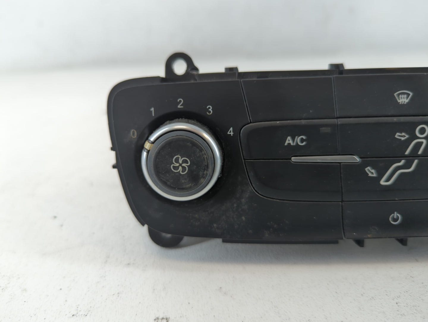 2015-2018 Ford Focus Climate Control Module Temperature AC/Heater Replacement P/N:F1ET-19980-JF Fits Fits 2015 2016 2017 201