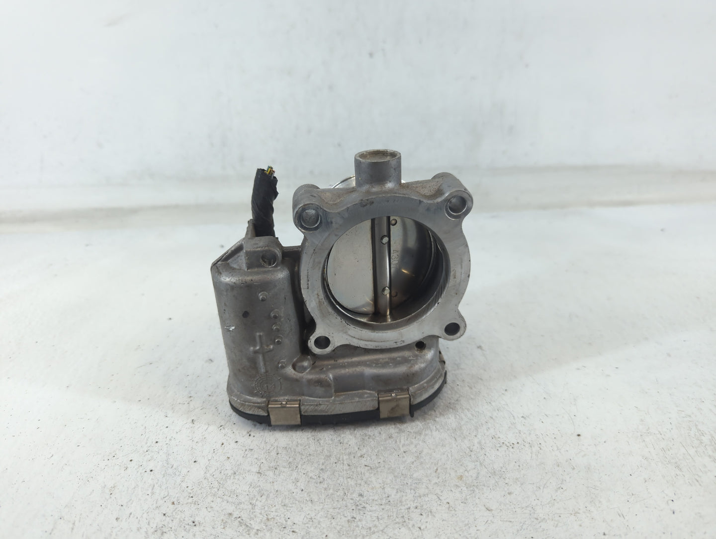 2014-2018 Ford Focus Throttle Body P/N:B33TB DS7E-9F991-BB Fits Fits 2014 2015 2016 2017 2018 2019 2020 2021 2022 OEM Used A