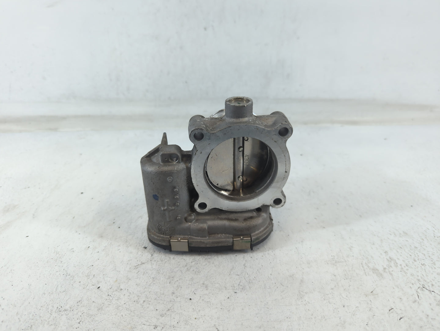 2014-2018 Ford Focus Throttle Body P/N:DS7E-9F991-BB Fits Fits 2014 2015 2016 2017 2018 2019 2020 2021 2022 OEM Used Auto Pa