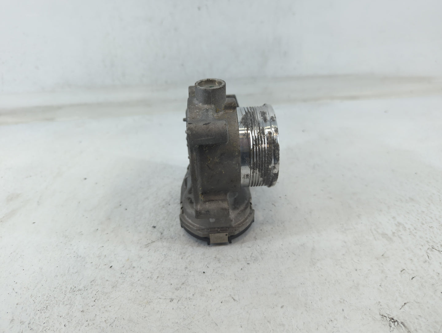 2014-2018 Ford Focus Throttle Body P/N:DS7E-9F991-BB Fits Fits 2014 2015 2016 2017 2018 2019 2020 2021 2022 OEM Used Auto Pa