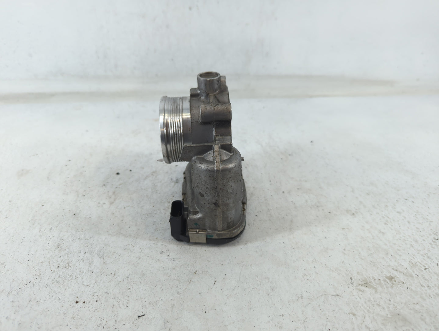 2014-2018 Ford Focus Throttle Body P/N:B33TB DS7E-9F991-BB Fits Fits 2014 2015 2016 2017 2018 2019 2020 2021 2022 OEM Used A