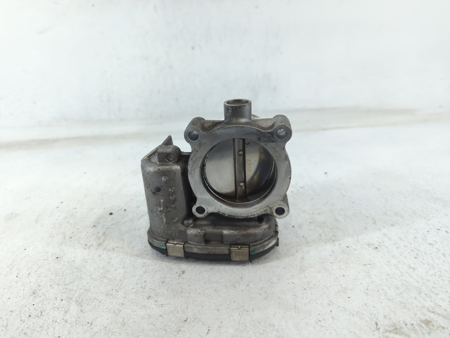 2014-2018 Ford Focus Throttle Body P/N:B33TB DS7E-9F991-BB Fits Fits 2014 2015 2016 2017 2018 2019 2020 2021 2022 OEM Used A