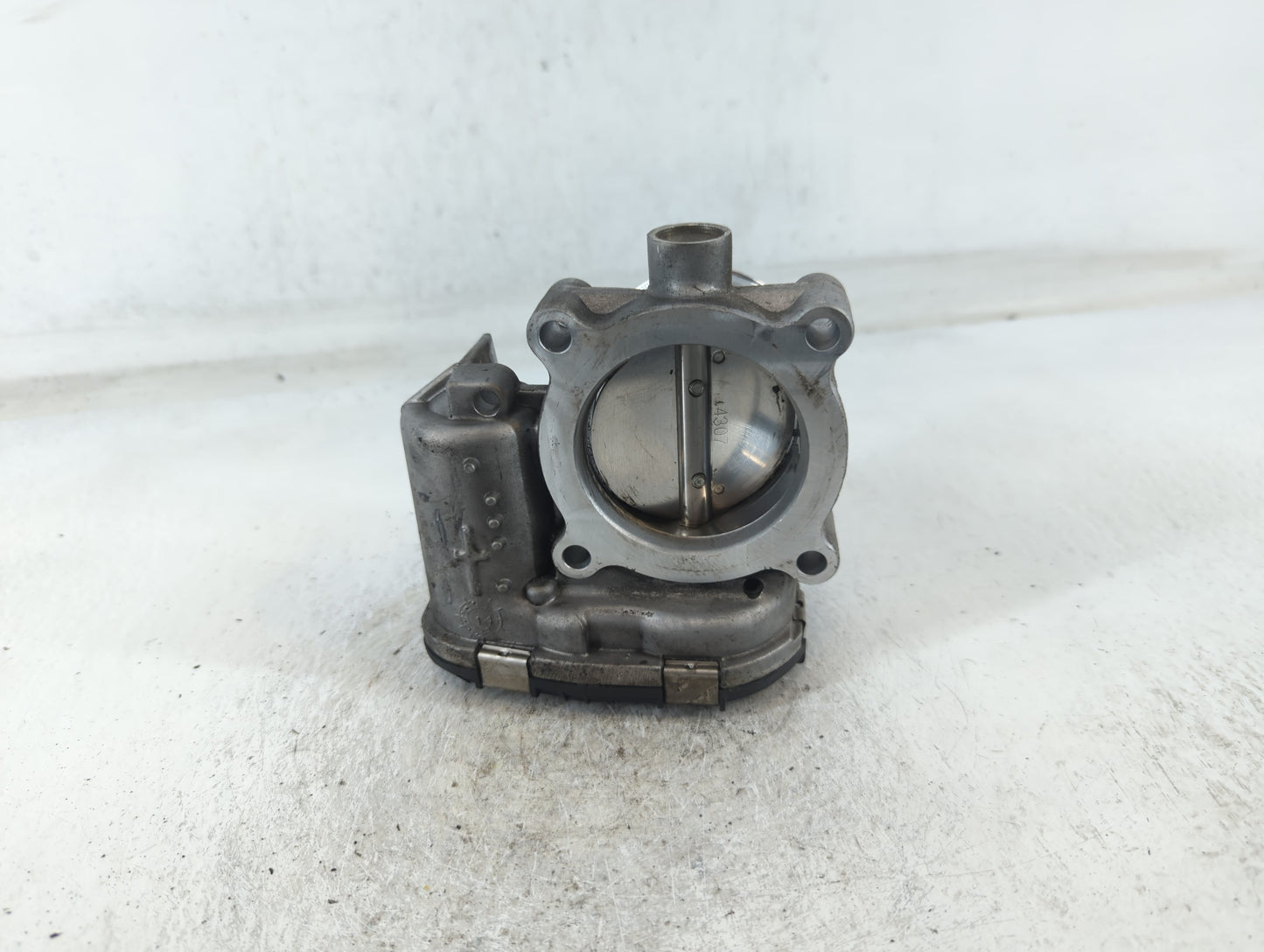 2014-2018 Ford Focus Throttle Body P/N:DS7E-9F991-BB Fits Fits 2014 2015 2016 2017 2018 2019 2020 2021 2022 OEM Used Auto Pa