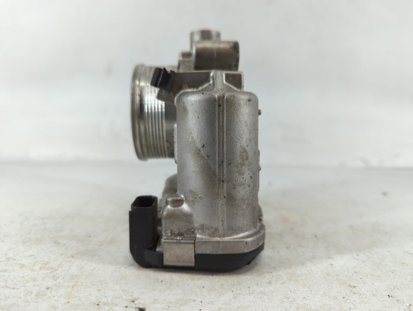 2014-2018 Ford Focus Throttle Body P/N:DS7E-9F991-BB Fits Fits 2014 2015 2016 2017 2018 2019 2020 2021 2022 OEM Used Auto Pa