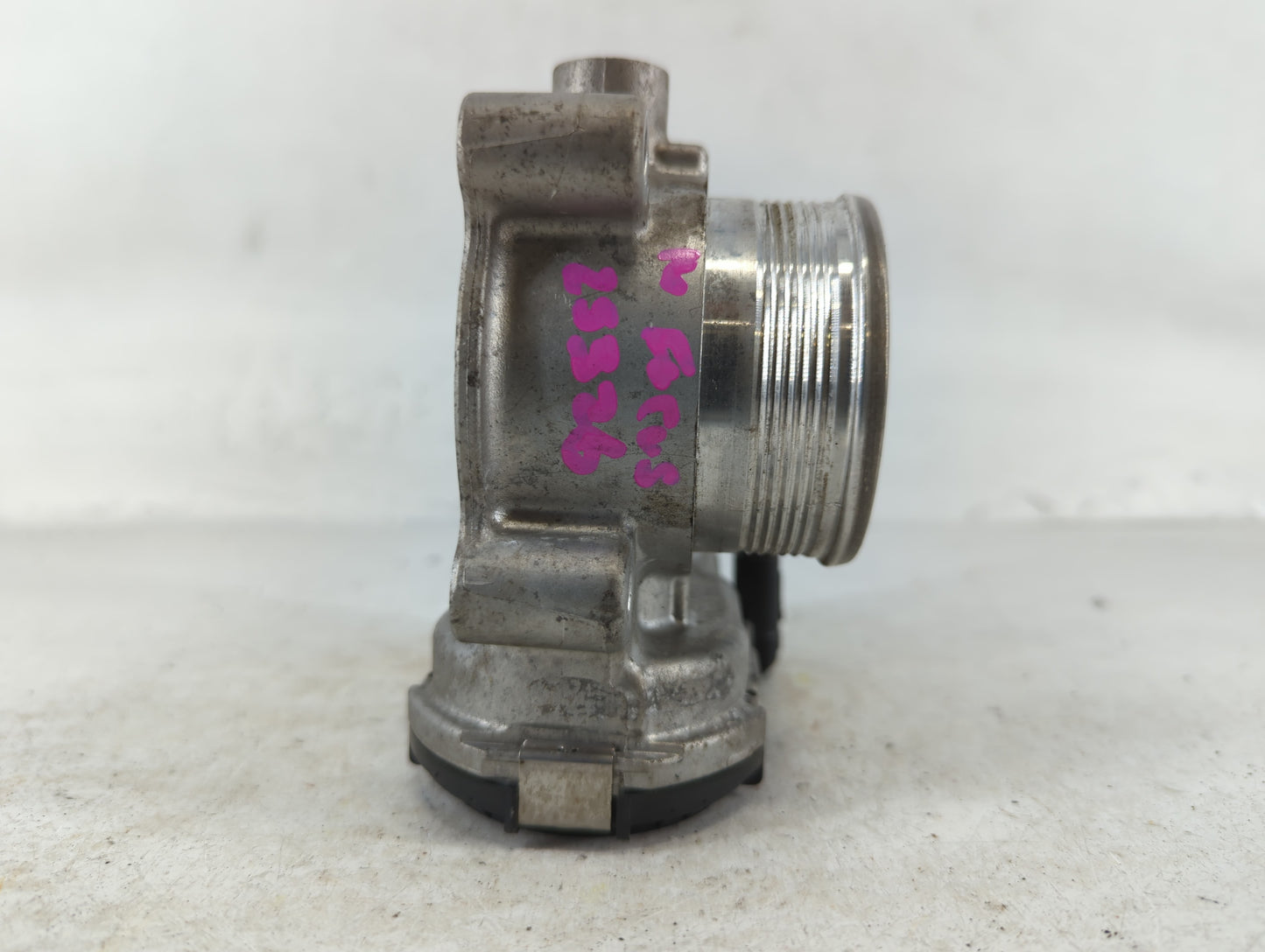 2014-2018 Ford Focus Throttle Body P/N:DS7E-9F991-BB Fits Fits 2014 2015 2016 2017 2018 2019 2020 2021 2022 OEM Used Auto Pa