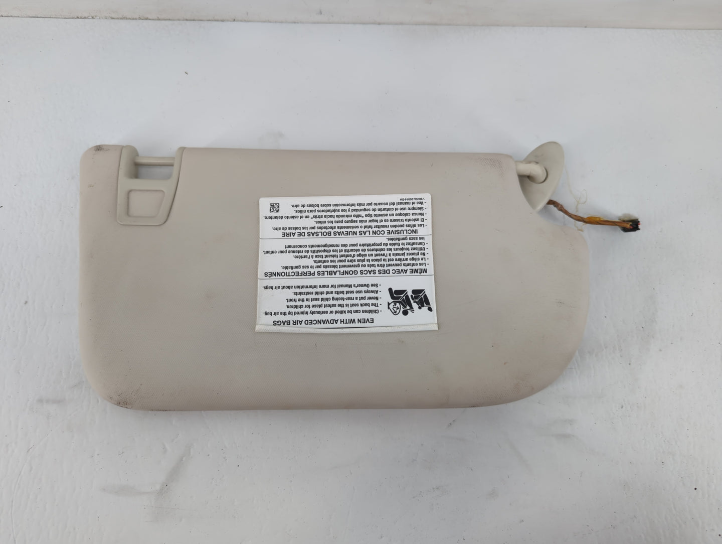 2013-2018 Ford Focus Sun Visor Shade Replacement Driver Left Mirror Fits Fits 2013 2014 2015 2016 2017 2018 OEM Used Auto Pa