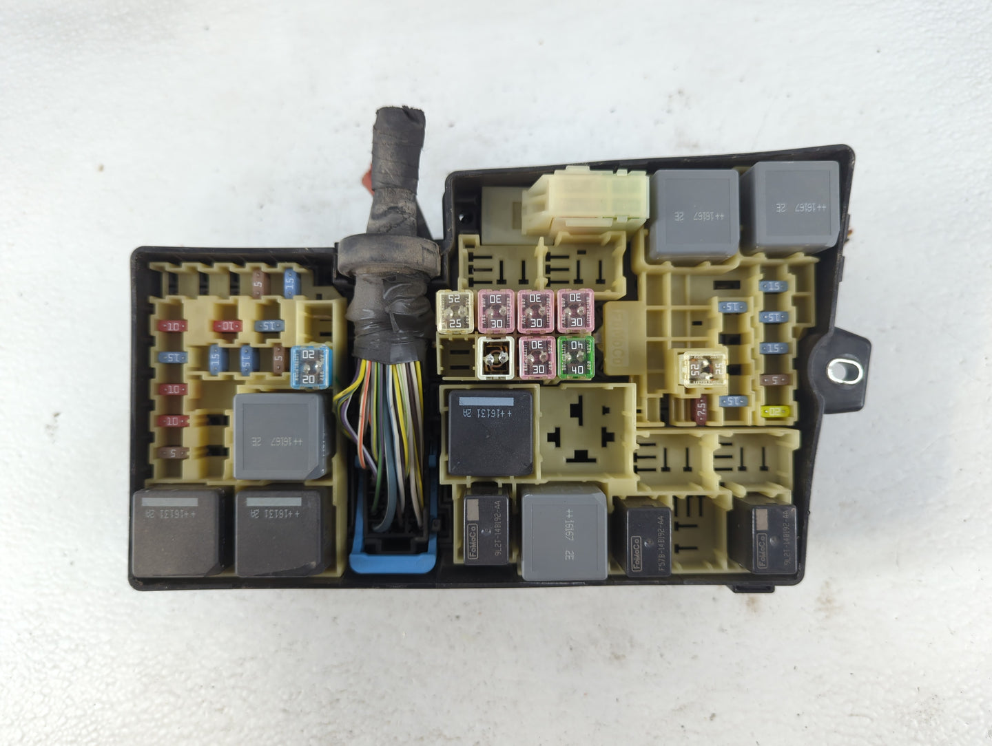 2016 Ford Focus Fusebox Fuse Box Panel Relay Module P/N:AV6T-14A067-AD Fits OEM Used Auto Parts - Oemusedautoparts1.com