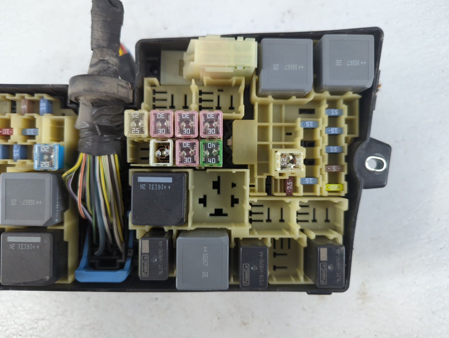 2016 Ford Focus Fusebox Fuse Box Panel Relay Module P/N:AV6T-14A067-AD Fits OEM Used Auto Parts - Oemusedautoparts1.com