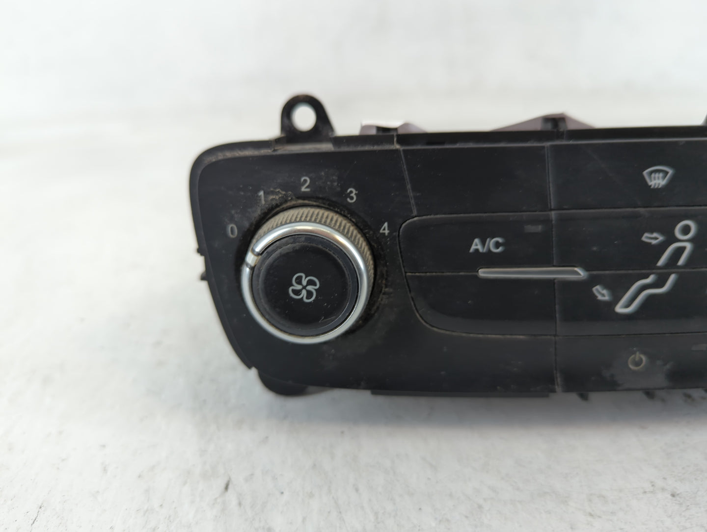 2015-2018 Ford Focus Climate Control Module Temperature AC/Heater Replacement P/N:F1ET-19980-JJ Fits Fits 2015 2016 2017 201