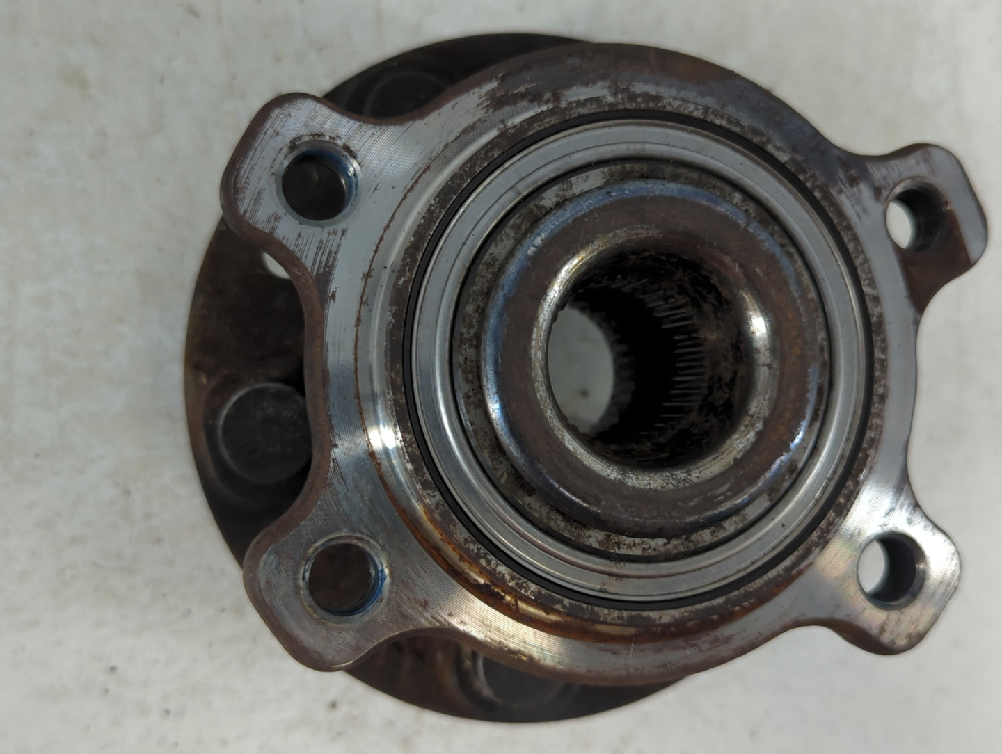 2016 Ford Focus HUB - Oemusedautoparts1.com