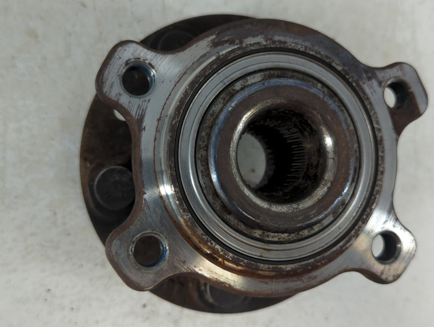 2016 Ford Focus HUB - Oemusedautoparts1.com