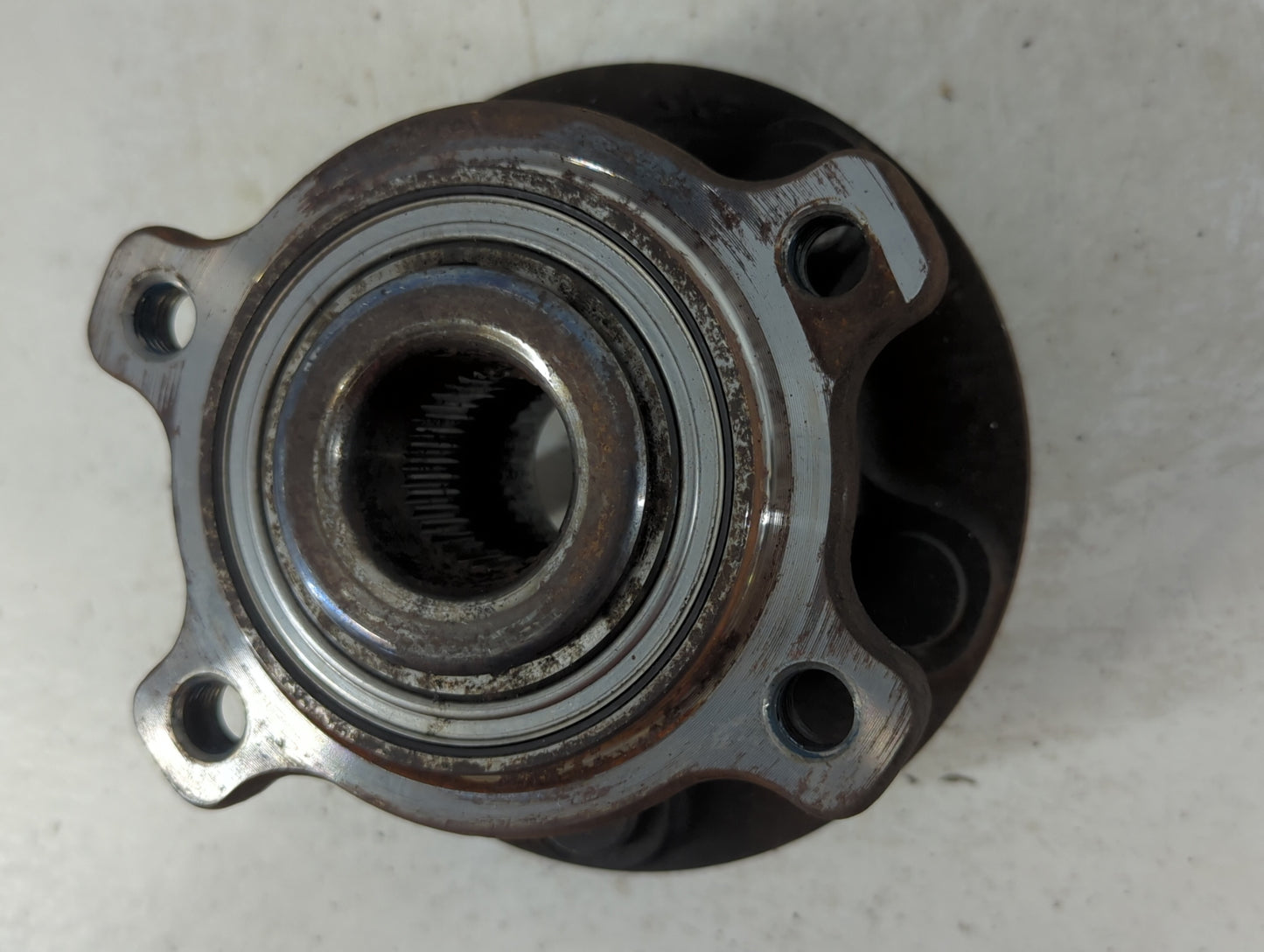 2016 Ford Focus HUB - Oemusedautoparts1.com