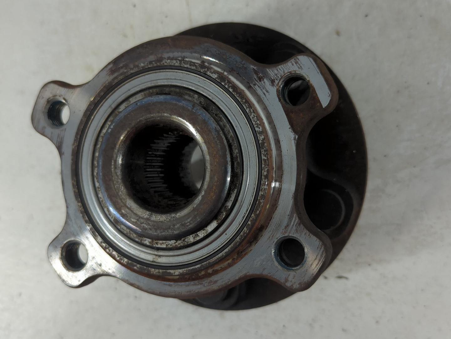 2016 Ford Focus HUB - Oemusedautoparts1.com