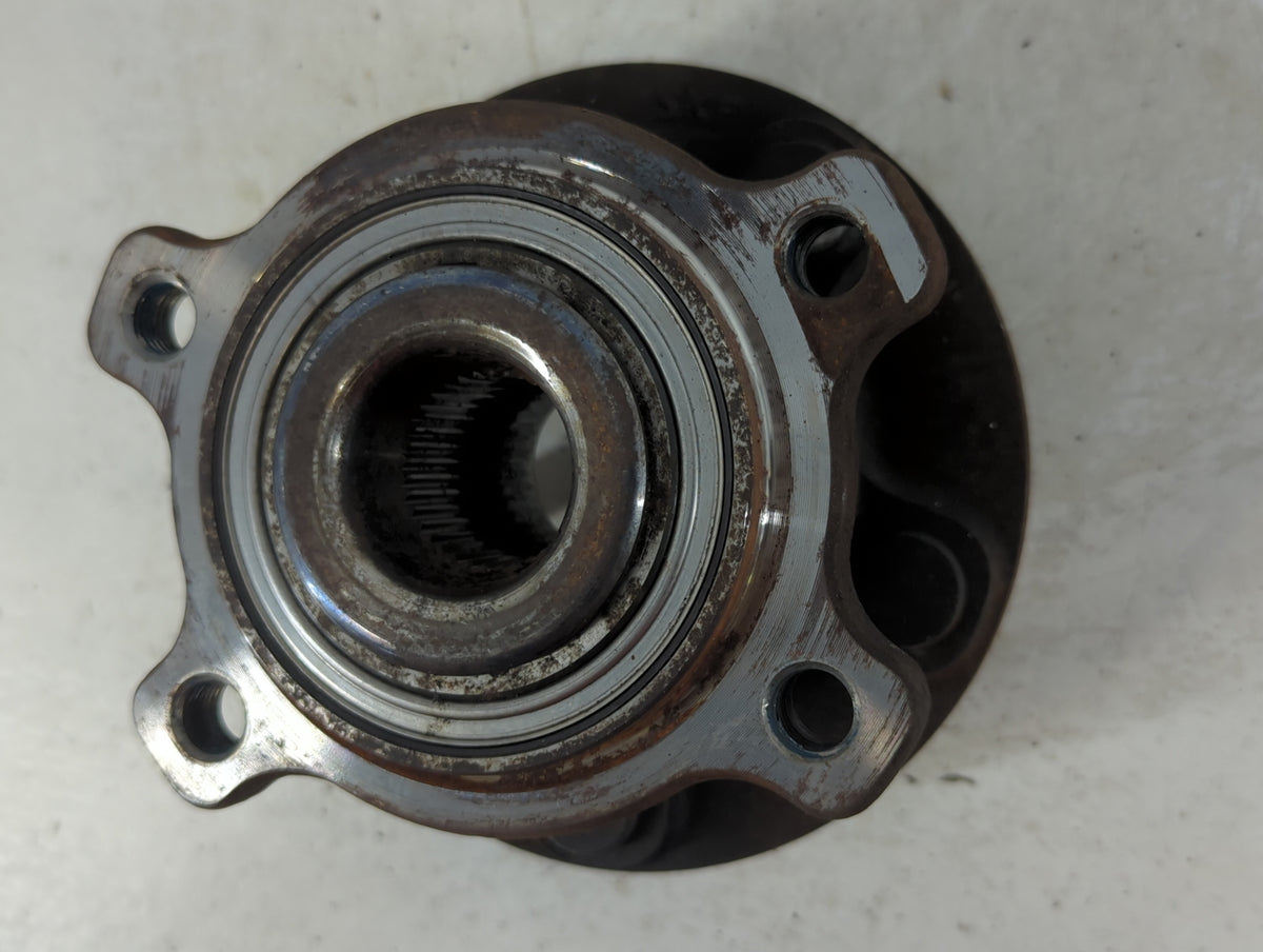 2016 Ford Focus HUB - Oemusedautoparts1.com