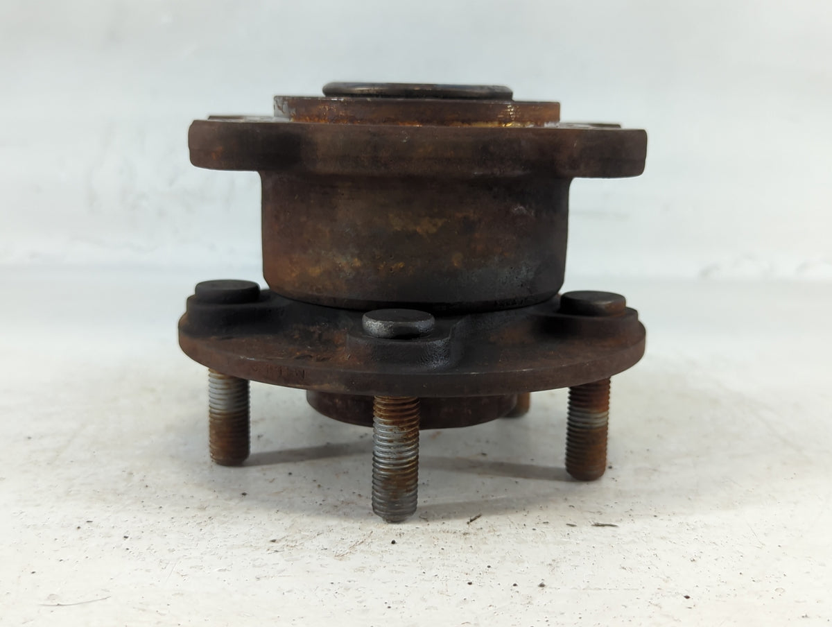 2016 Ford Focus HUB - Oemusedautoparts1.com