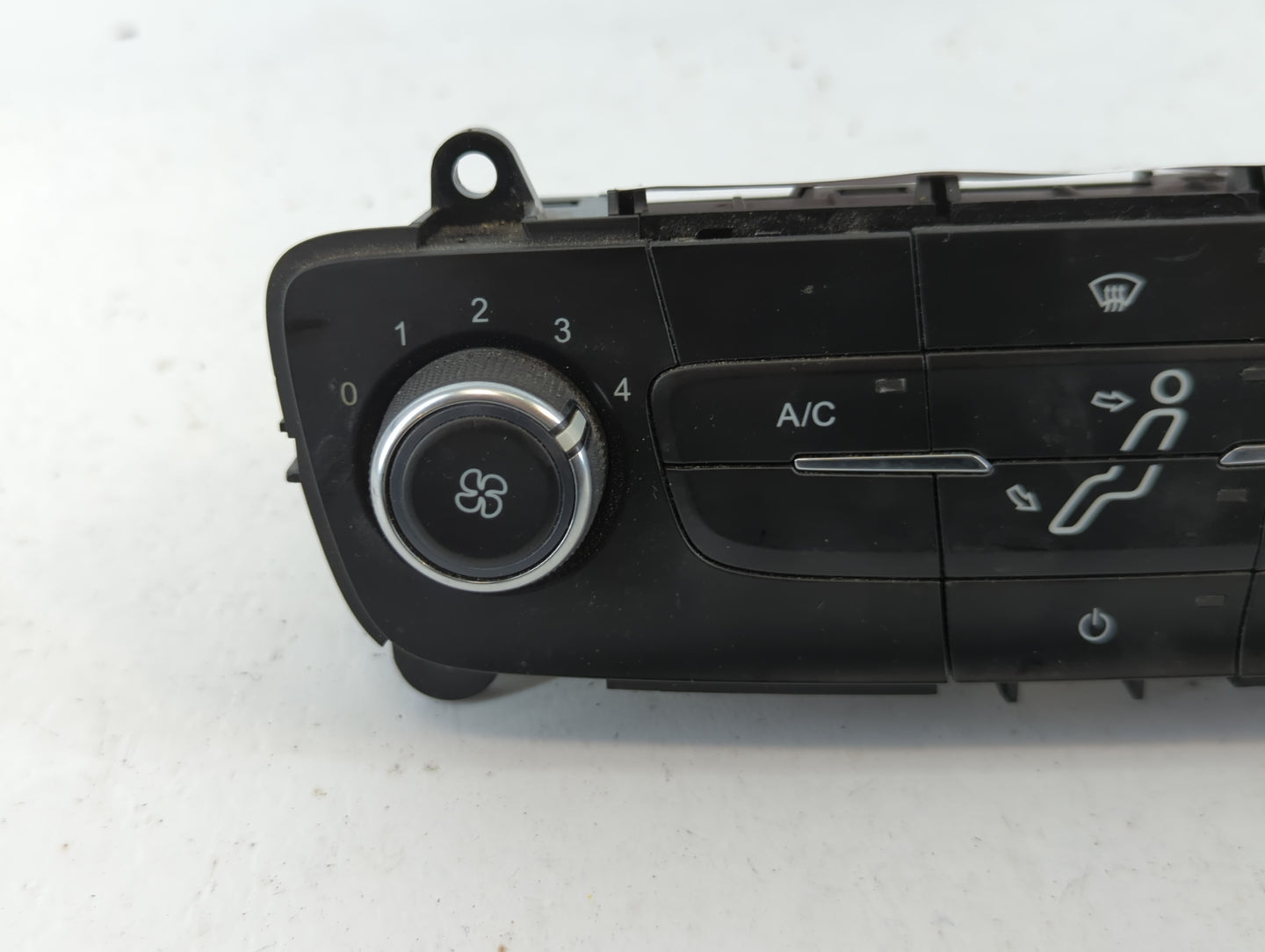 2015-2018 Ford Focus Climate Control Module Temperature AC/Heater Replacement P/N:F1ET-19980-JG Fits Fits 2015 2016 2017 201