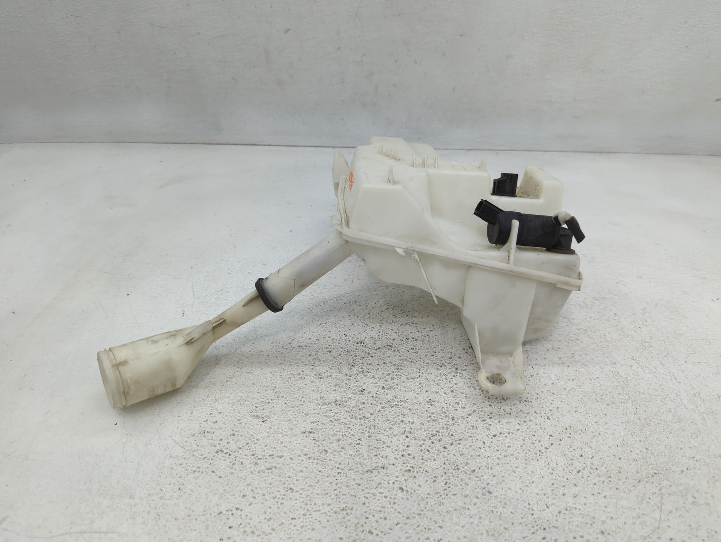 2012-2018 Ford Focus Windshield Washer Fluid Reservoir Bottle Oem - Oemusedautoparts1.com