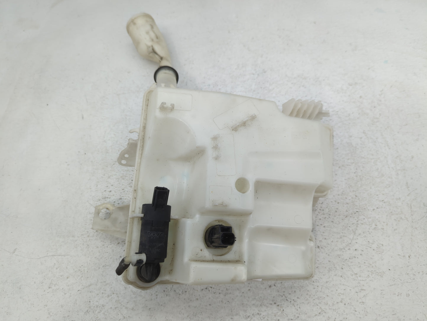 2012-2018 Ford Focus Windshield Washer Fluid Reservoir Bottle Oem - Oemusedautoparts1.com