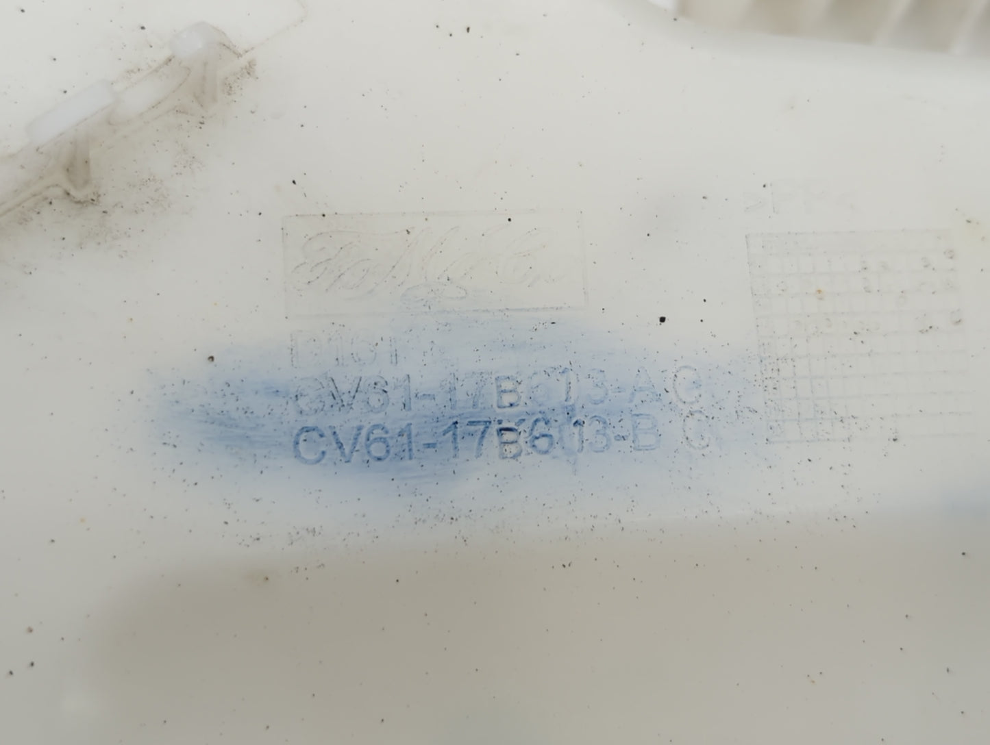 2012-2018 Ford Focus Windshield Washer Fluid Reservoir Bottle Oem - Oemusedautoparts1.com
