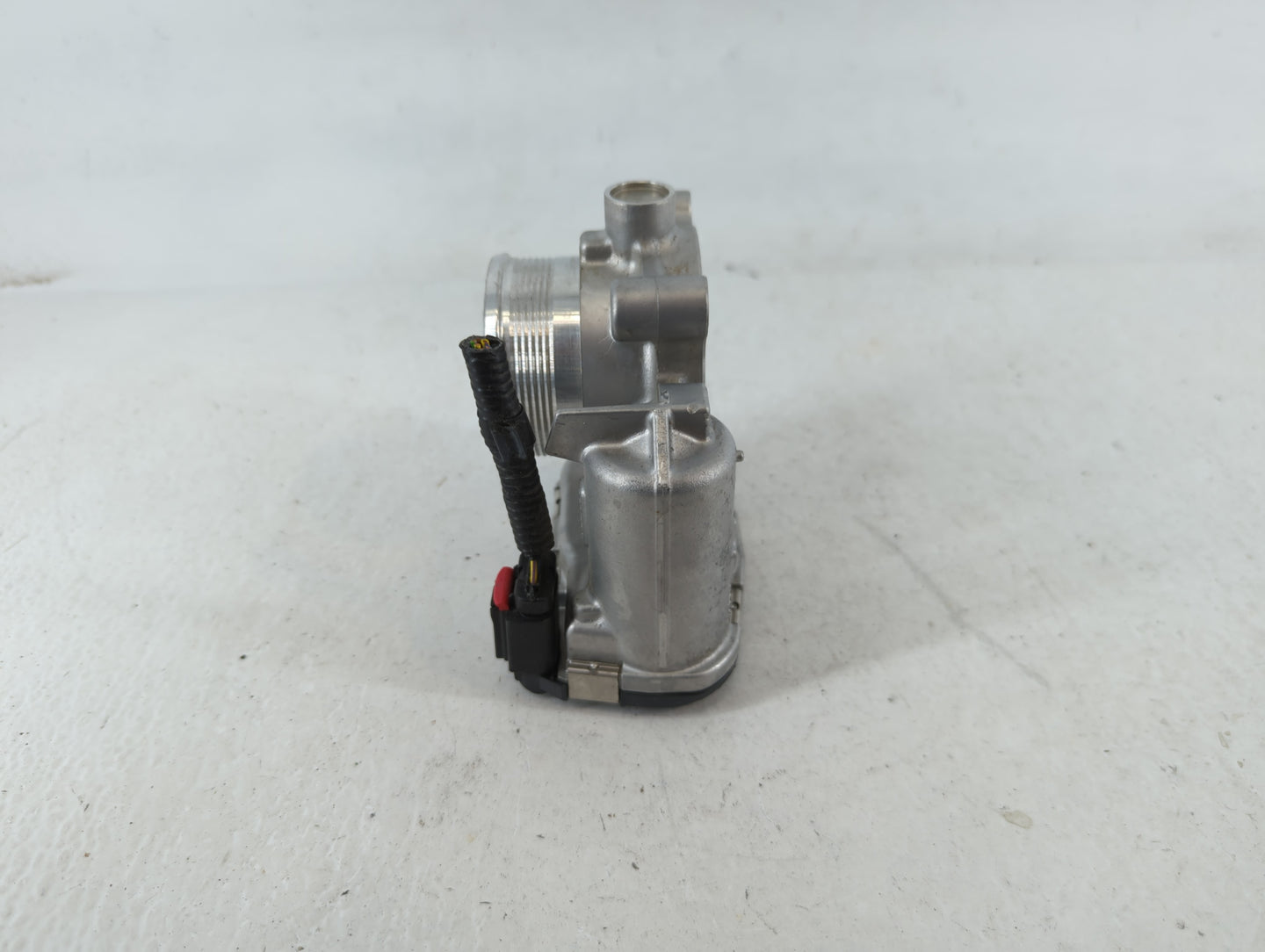2014-2018 Ford Focus Throttle Body P/N:DS7E-9F991-BB Fits Fits 2014 2015 2016 2017 2018 2019 2020 2021 2022 OEM Used Auto Pa